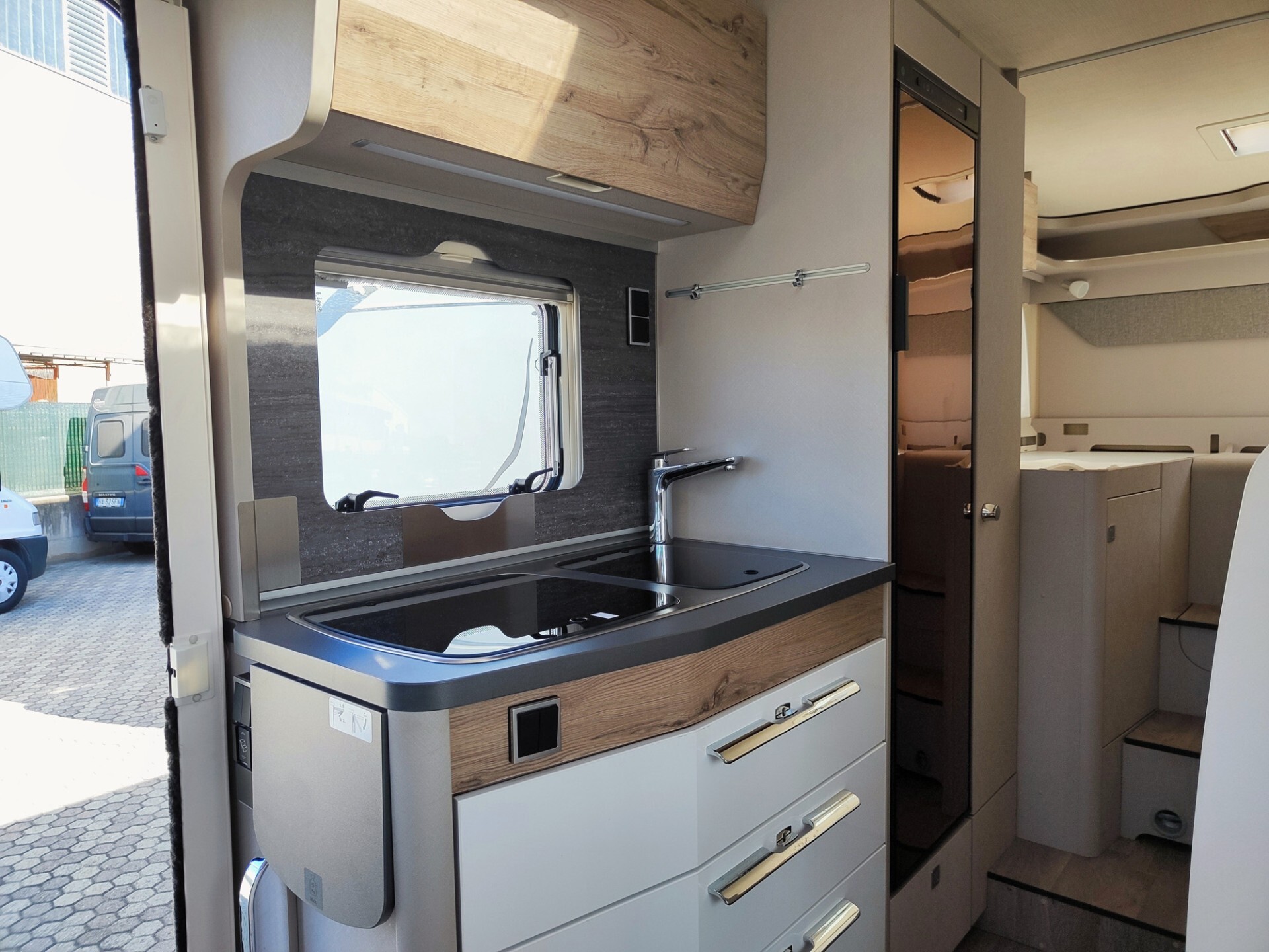 Hymer Exsis-I 580 Pure - Motorhome con letti gemel