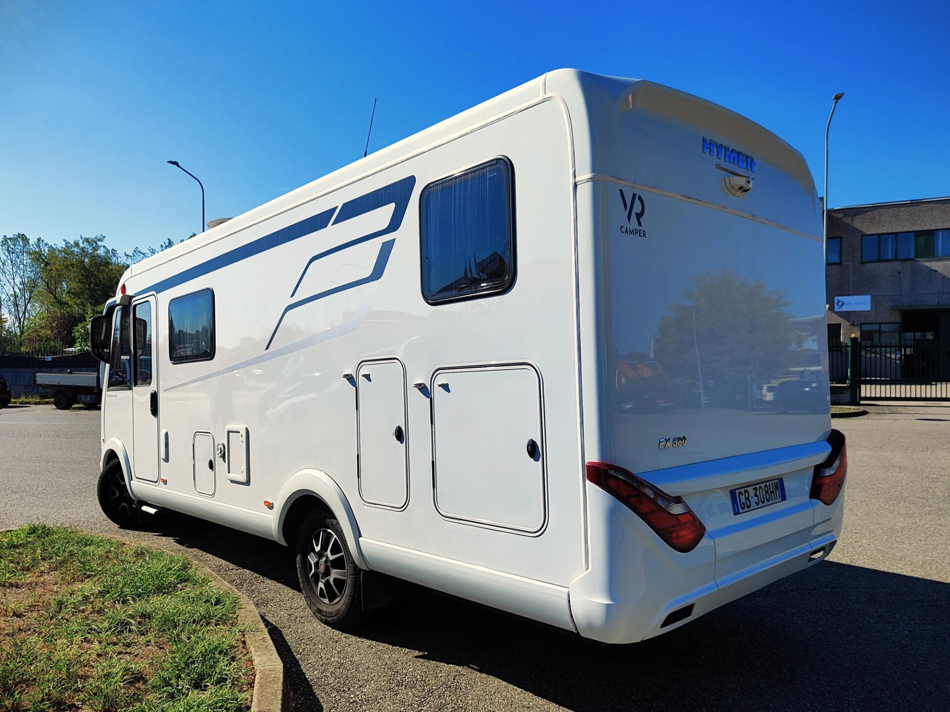Hymer Exsis-I 580 Pure - Motorhome con letti gemel