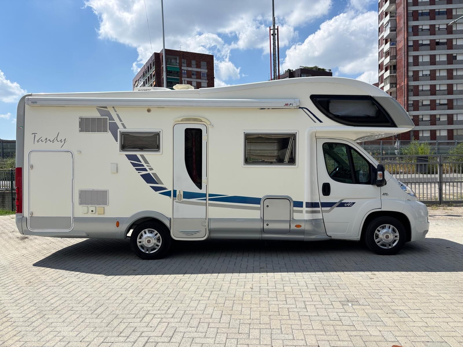 Mclouis TANDY 640 camper