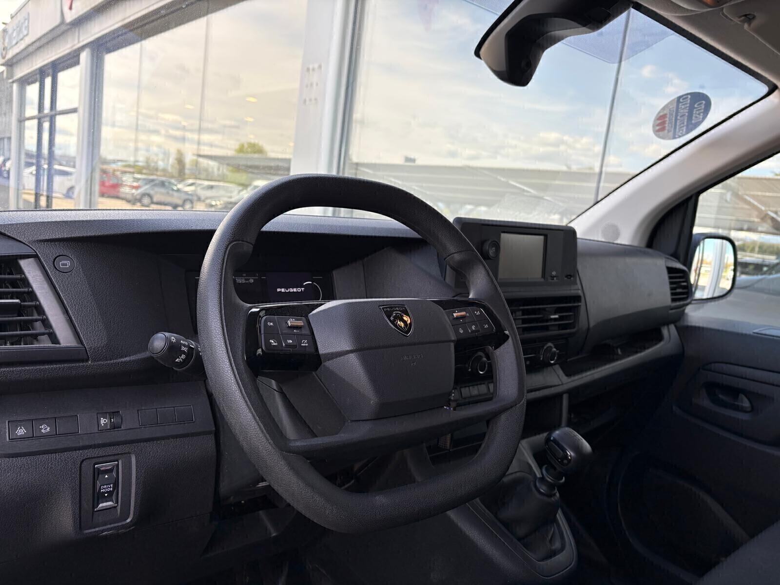 Peugeot Expert 2024 aus Italien