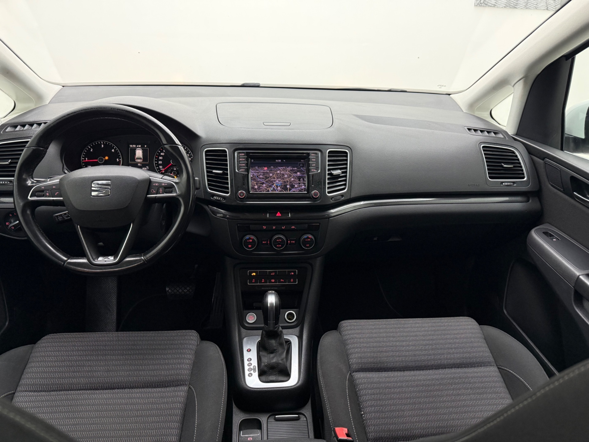 Seat Alhambra 2019 от Италия
