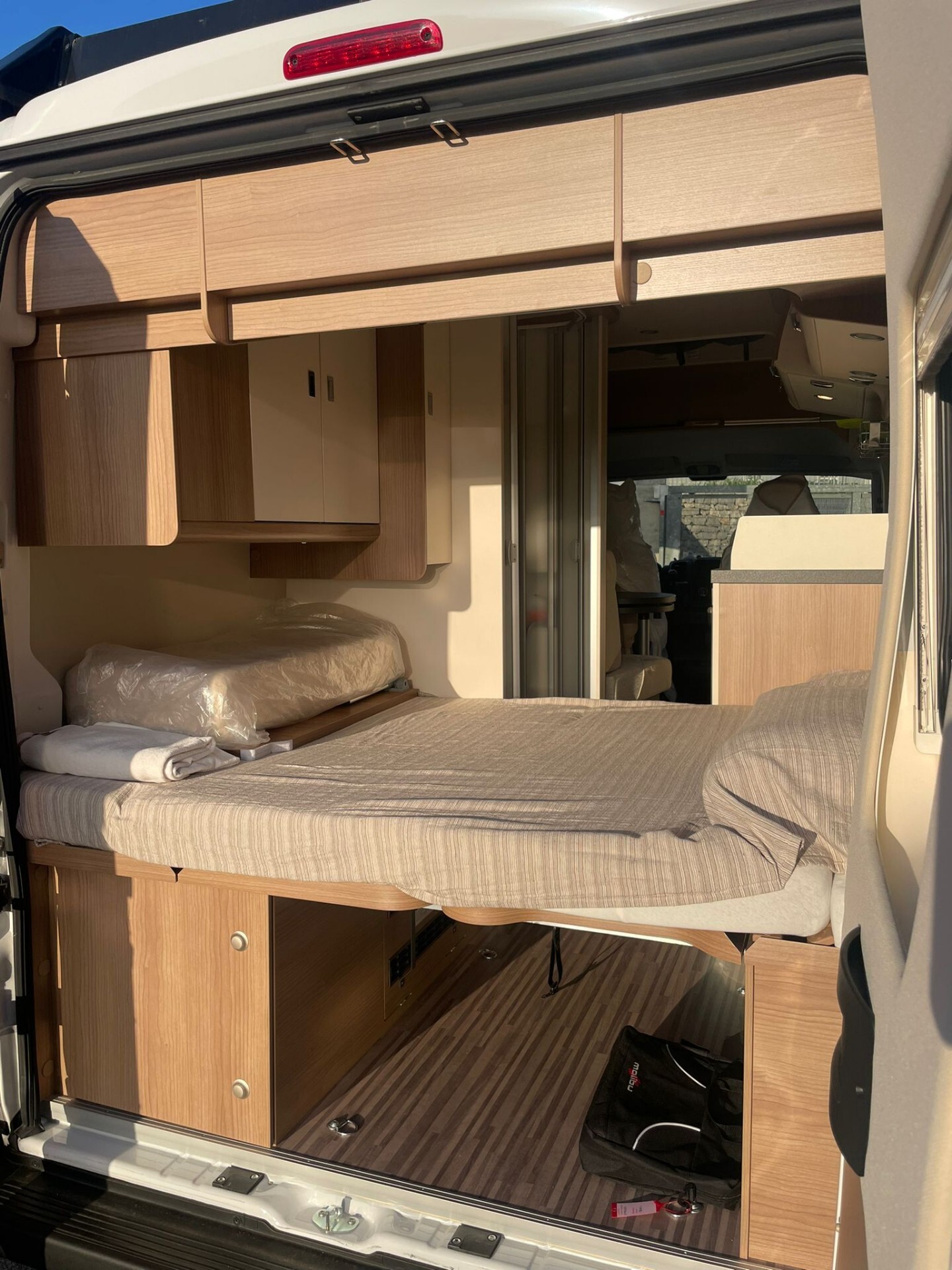 MALIBU VAN 540 DB COMPACT CON TETTO A SOFFIETTO SU