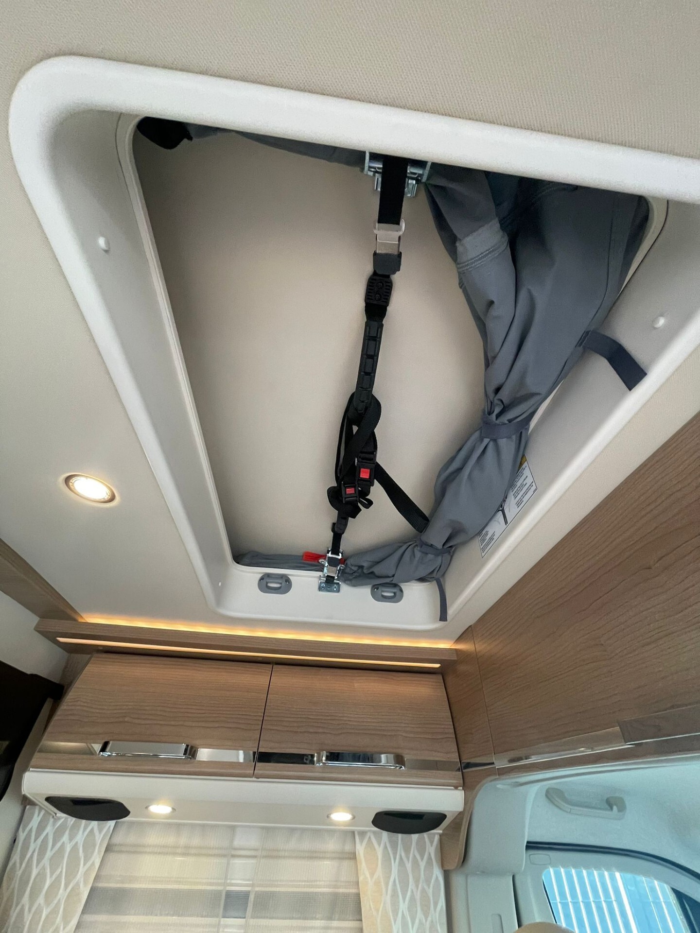 MALIBU VAN 540 DB COMPACT CON TETTO A SOFFIETTO SU