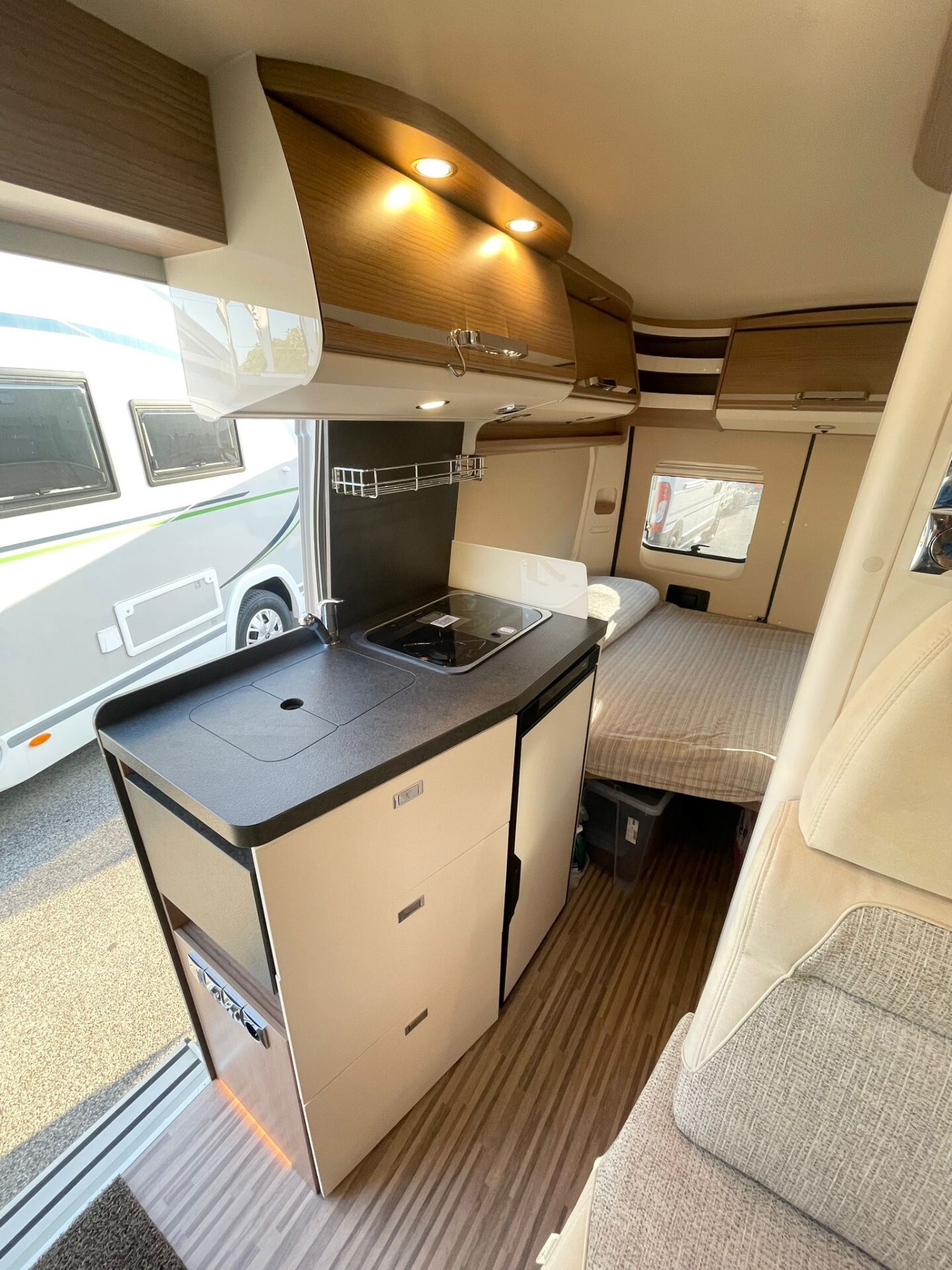 MALIBU VAN 540 DB COMPACT CON TETTO A SOFFIETTO SU