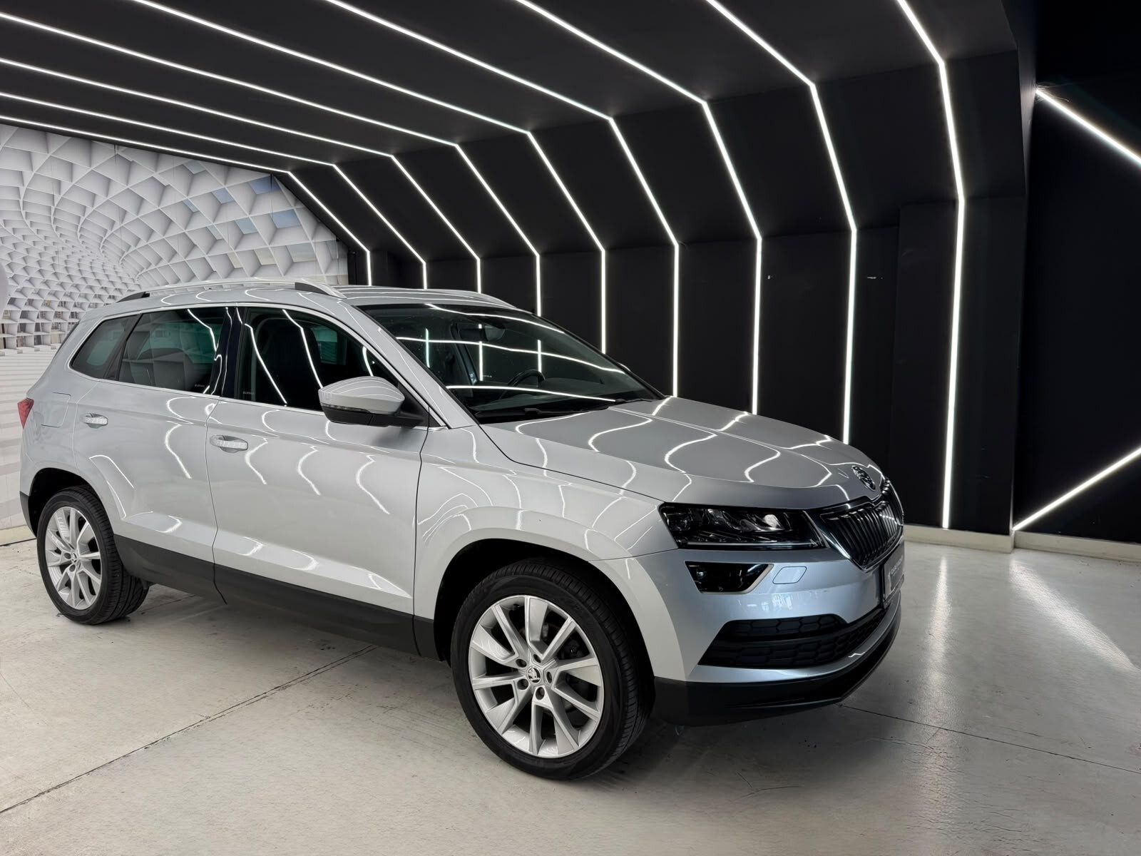 Skoda Karoq 1.6 TDI DSG-KM CERTIFICATI-12 MESI GARANZIA-PERMUTE – foto 2