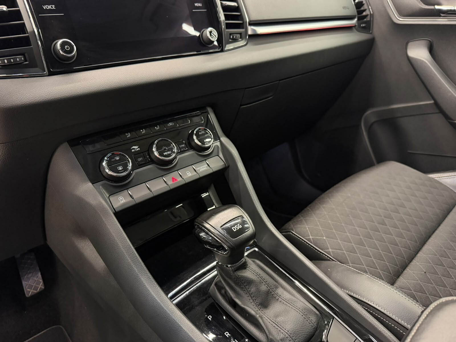 Skoda Karoq 1.6 TDI DSG-KM CERTIFICATI-12 MESI GARANZIA-PERMUTE – foto 11