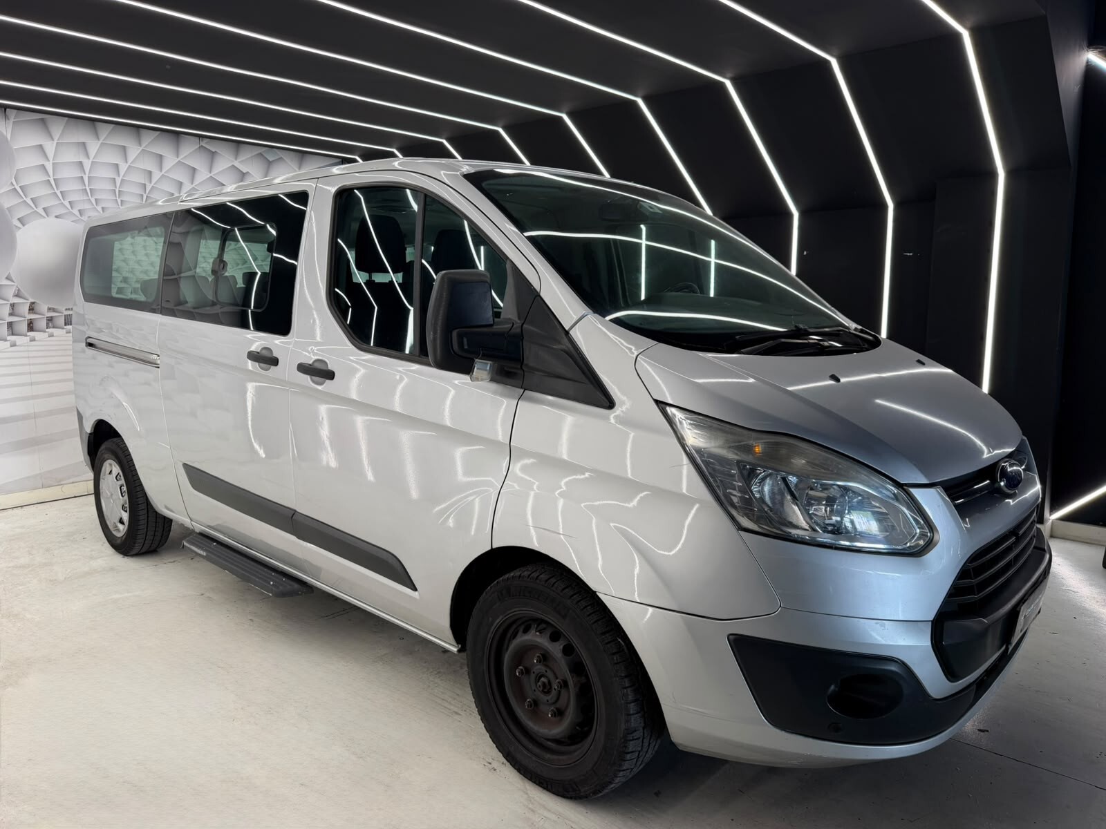 Ford Tourneo Custom 2.0 TDCi 130CV -KM CERTIFICATI-PERMUTE-12 MESI GARANZIA – foto 2