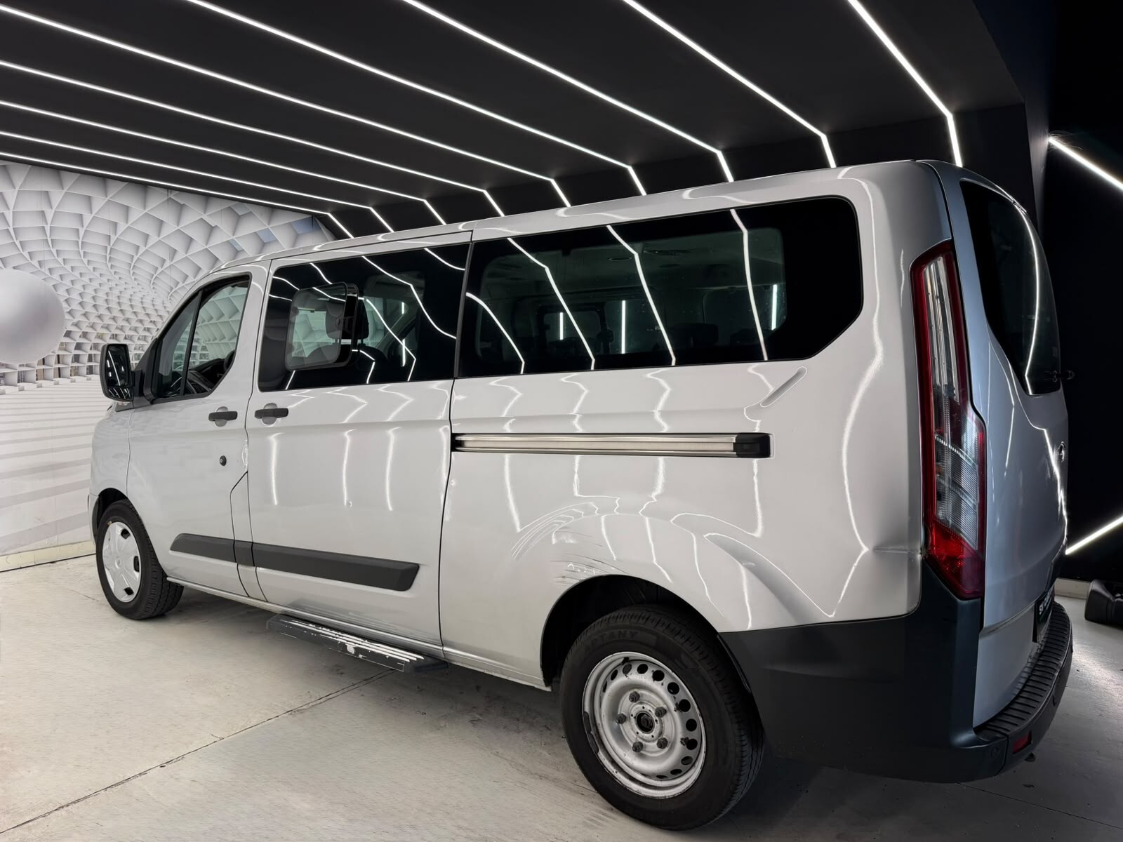 Ford Tourneo Custom 2.0 TDCi 130CV -KM CERTIFICATI-PERMUTE-12 MESI GARANZIA – foto 4