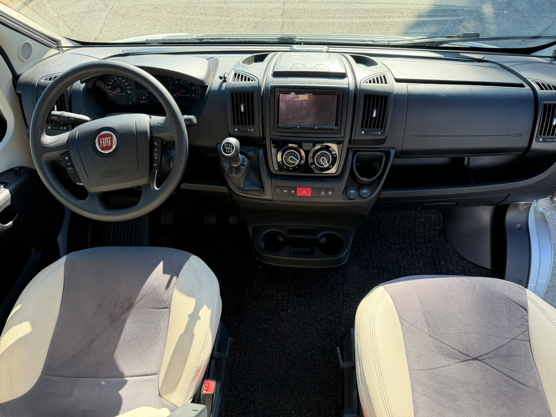 FURGONATO CHALLENGER V210 VIP ROAD EDITION