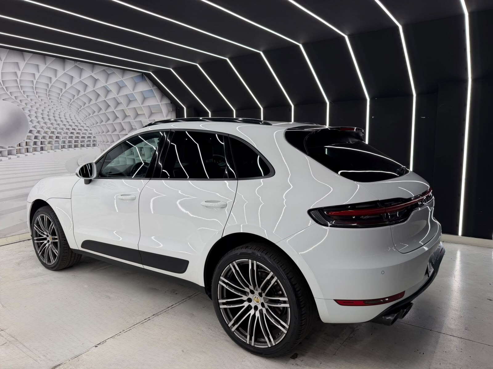 Porsche Macan 2.0 245CV PDK-IPER FULL-KM CERTIFICATI-12 MESI GARANZIA-GOMMATA NUOVA 4 STAGIONI-PERMUTE – foto 4