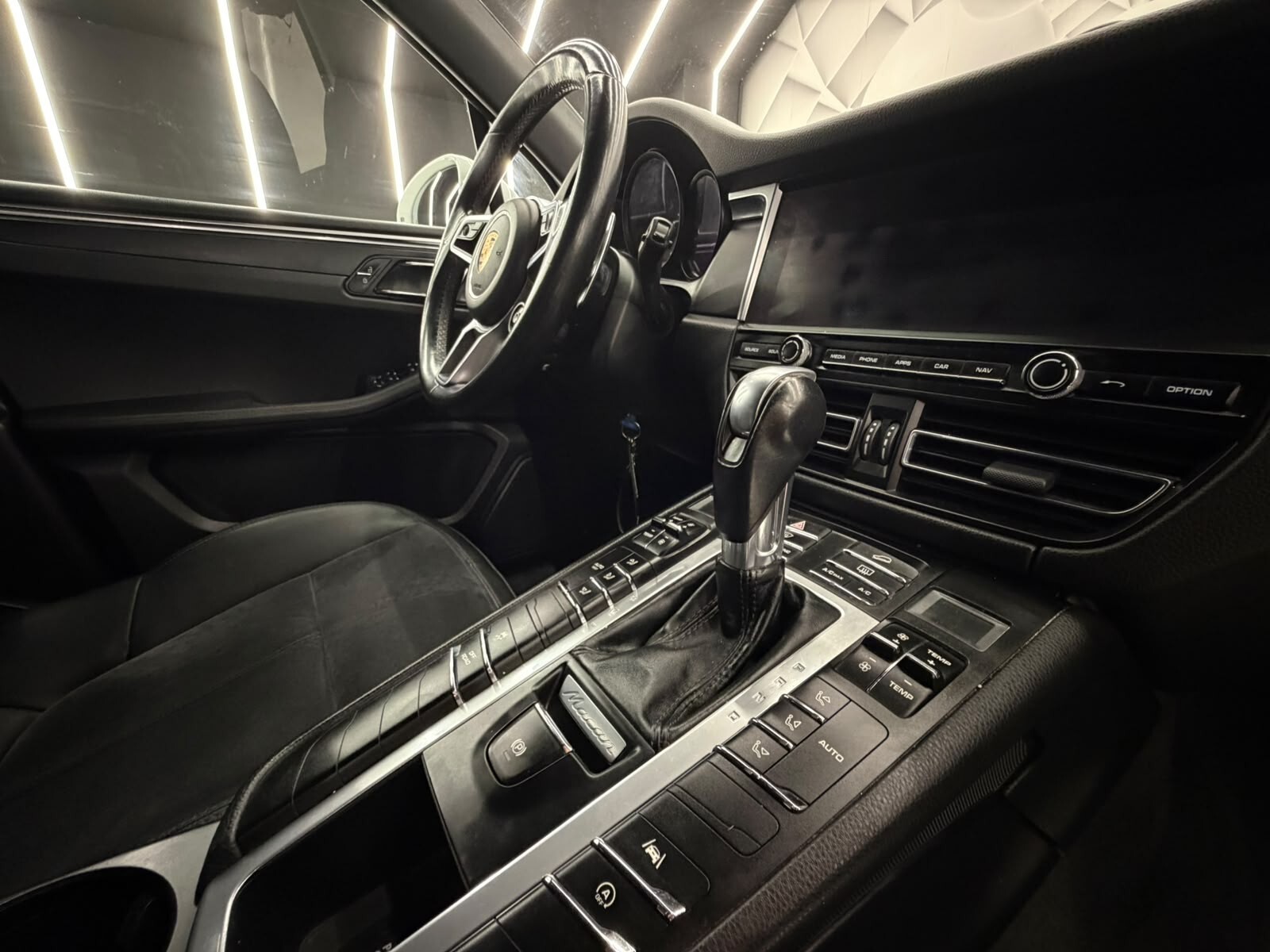 Porsche Macan 2.0 245CV PDK-IPER FULL-KM CERTIFICATI-12 MESI GARANZIA-GOMMATA NUOVA 4 STAGIONI-PERMUTE – foto 10