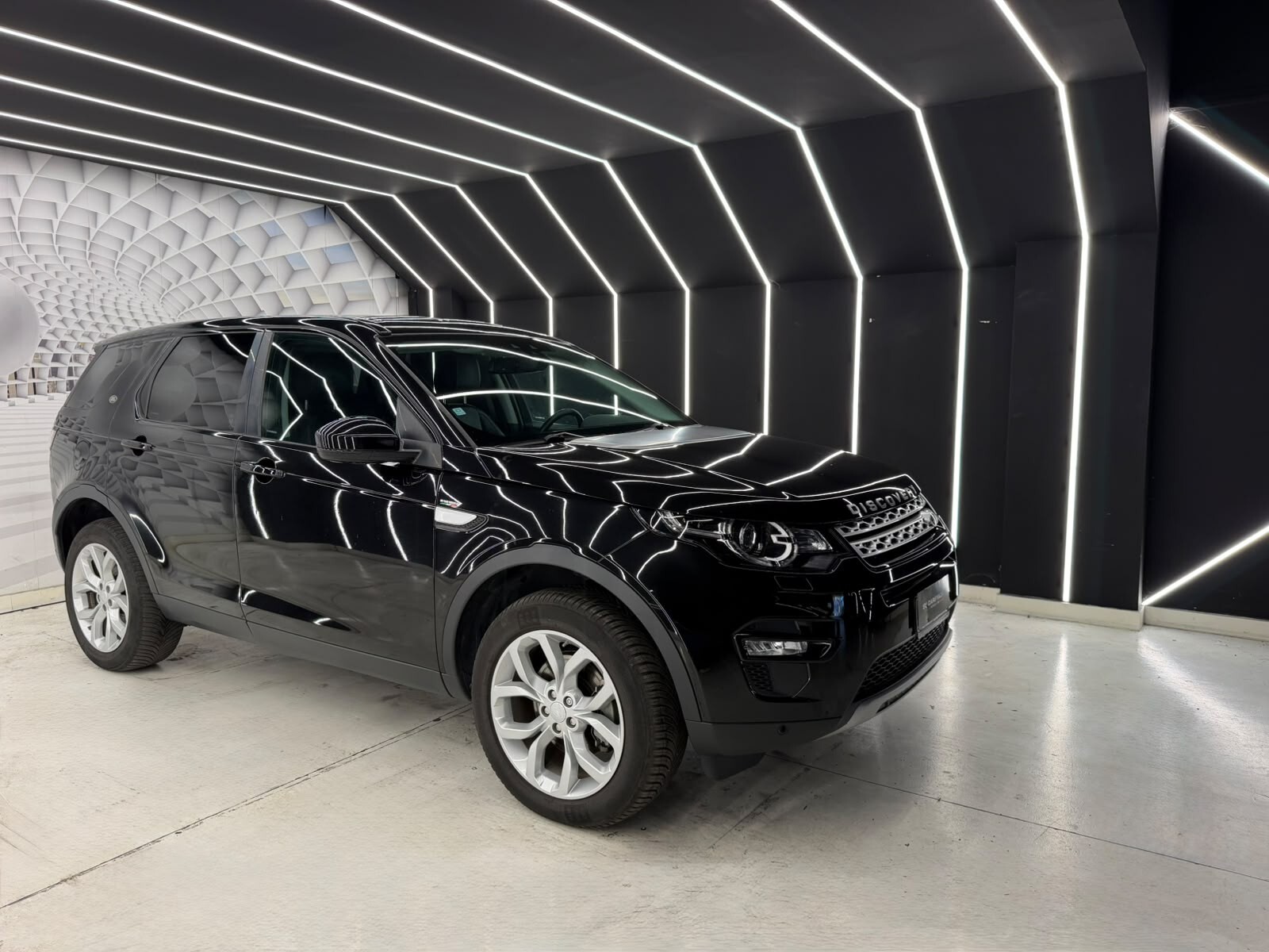 Land Rover Discovery Sport HSE LUXURI-2.0 TDI 150CV 4X4-KM CERTIFICATI-12 MESI GARANZIA-PERMUTE – foto 2
