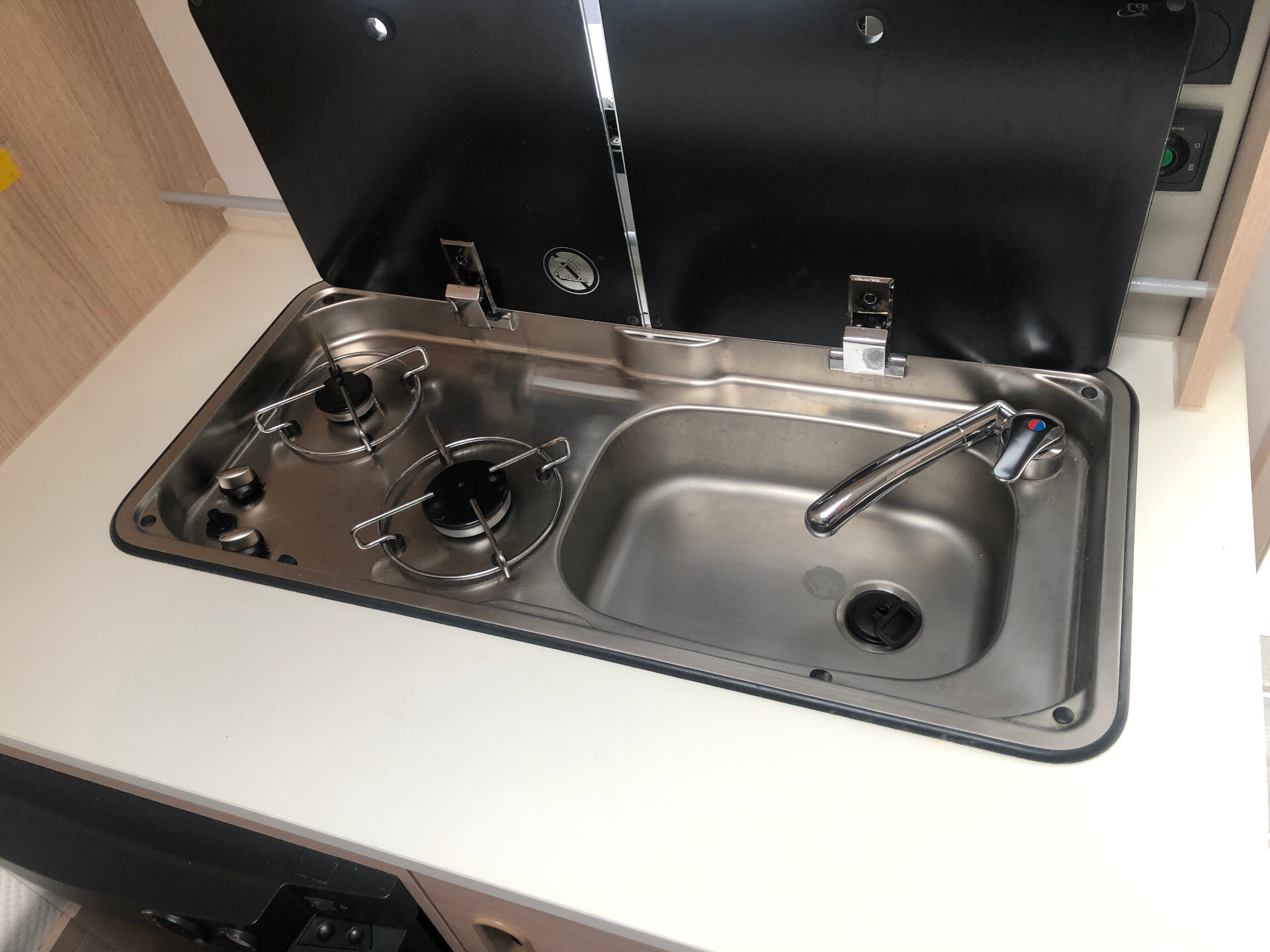 Adria AVIVA 400 PS MOVER