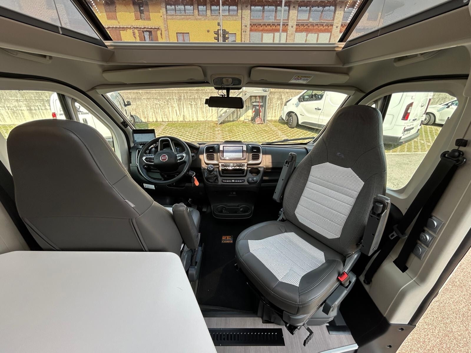 ADRIA TWIN 640 6.36 BASCULANTE