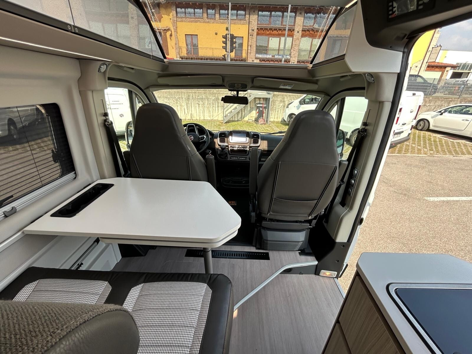 ADRIA TWIN 640 6.36 BASCULANTE