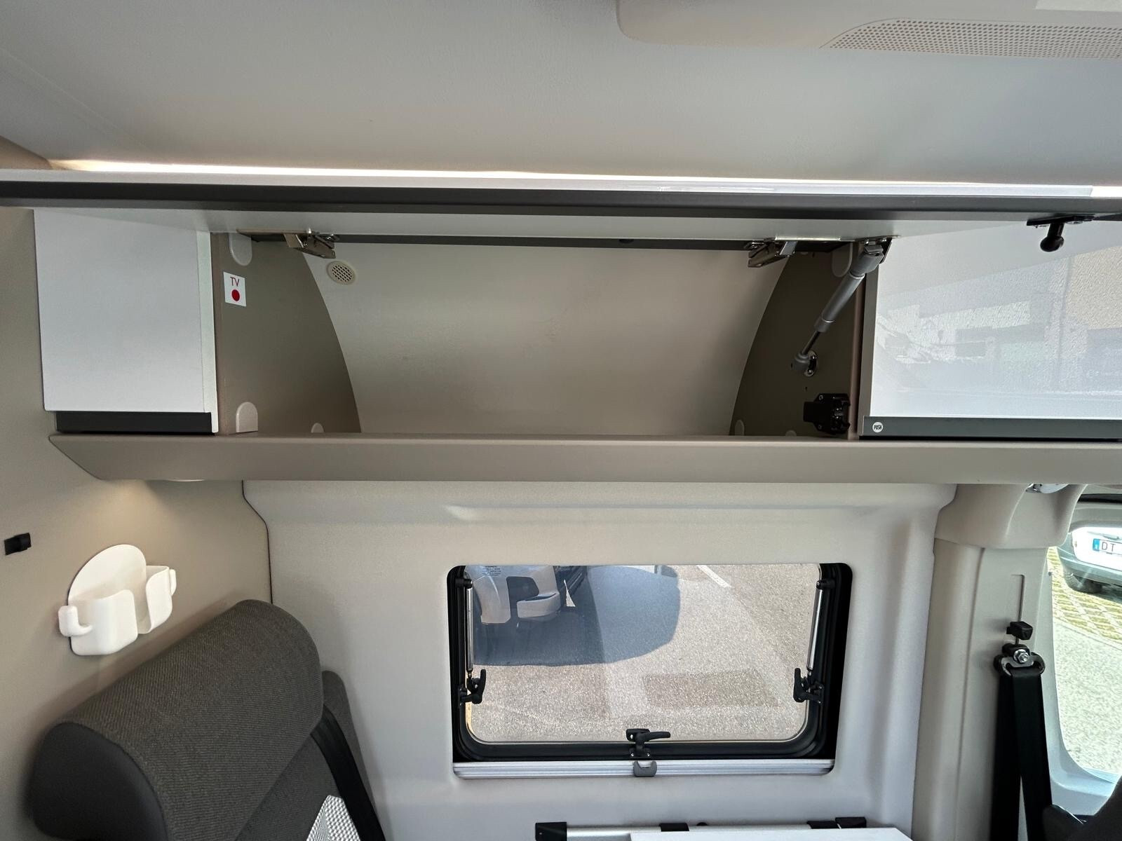 ADRIA TWIN 640 6.36 BASCULANTE