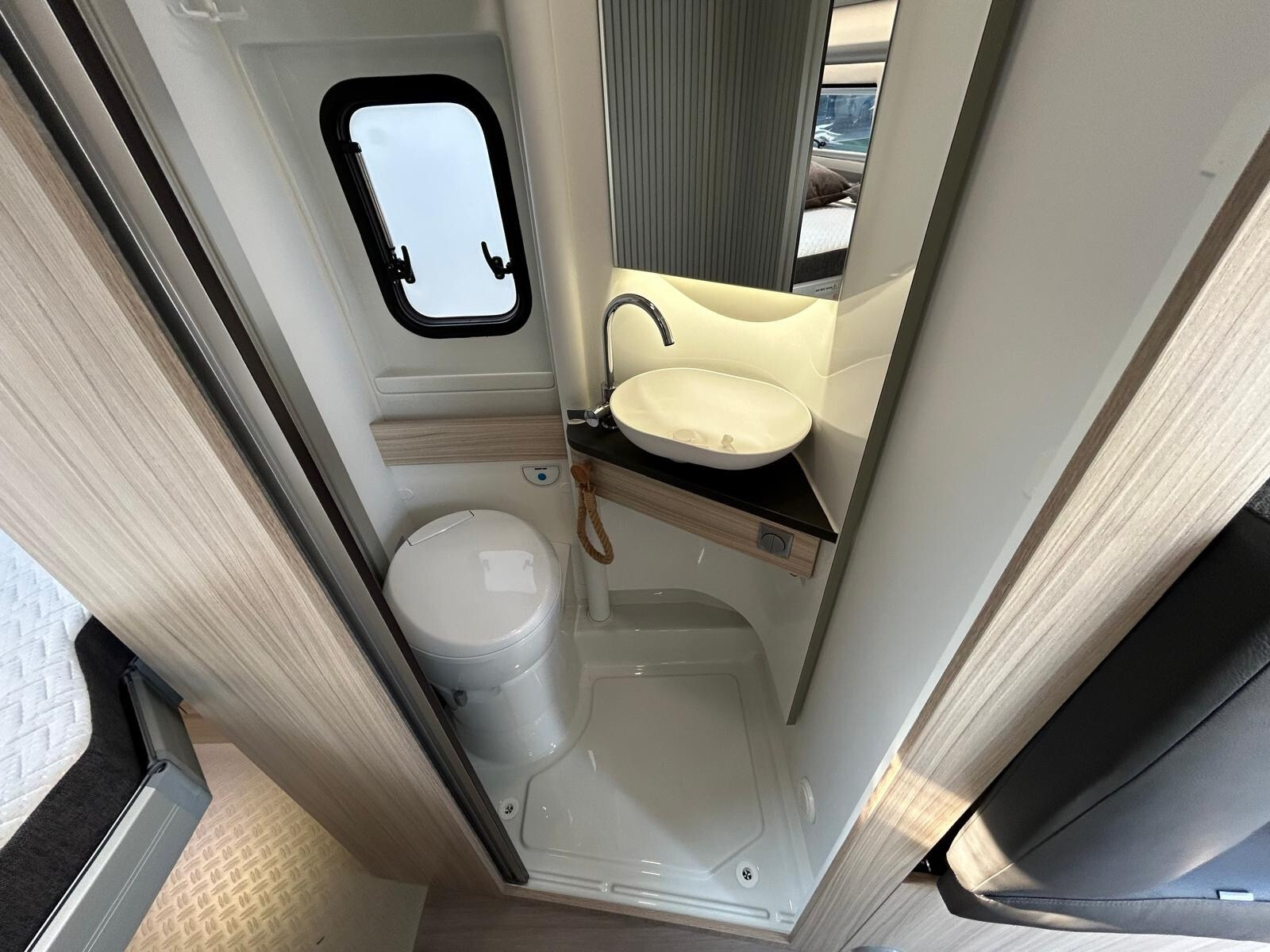 ADRIA TWIN 640 6.36 BASCULANTE