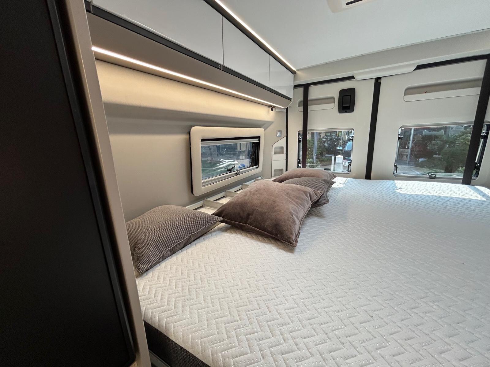 ADRIA TWIN 640 6.36 BASCULANTE