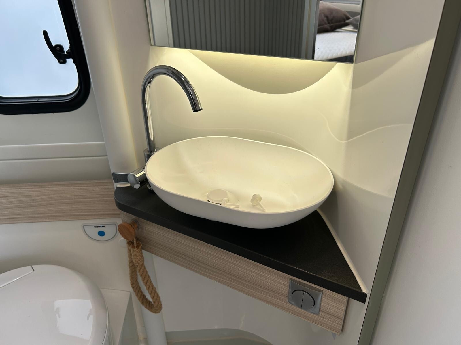 ADRIA TWIN 640 6.36 BASCULANTE