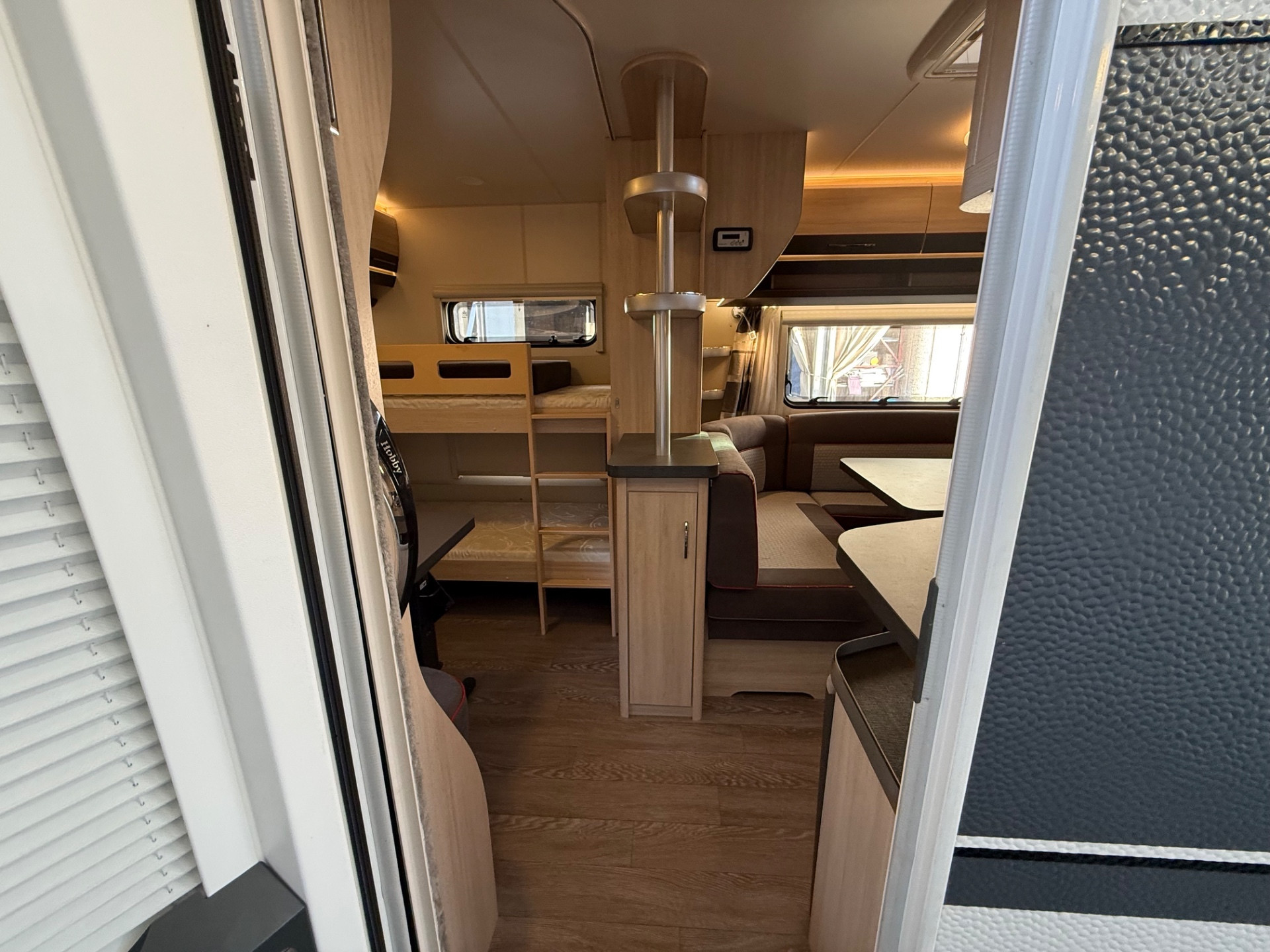 HOBBY DE LUX EDITION 8.3M DOPPIO ASSE