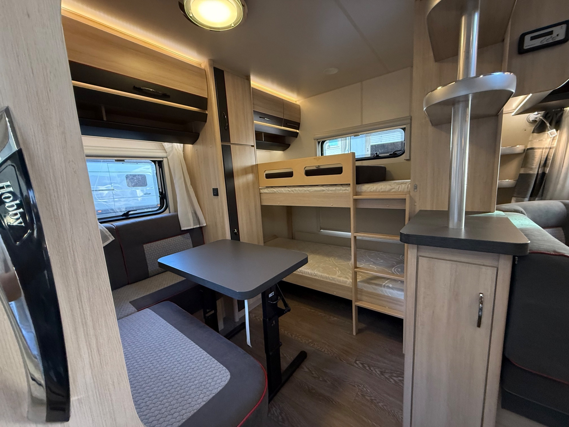 HOBBY DE LUX EDITION 8.3M DOPPIO ASSE