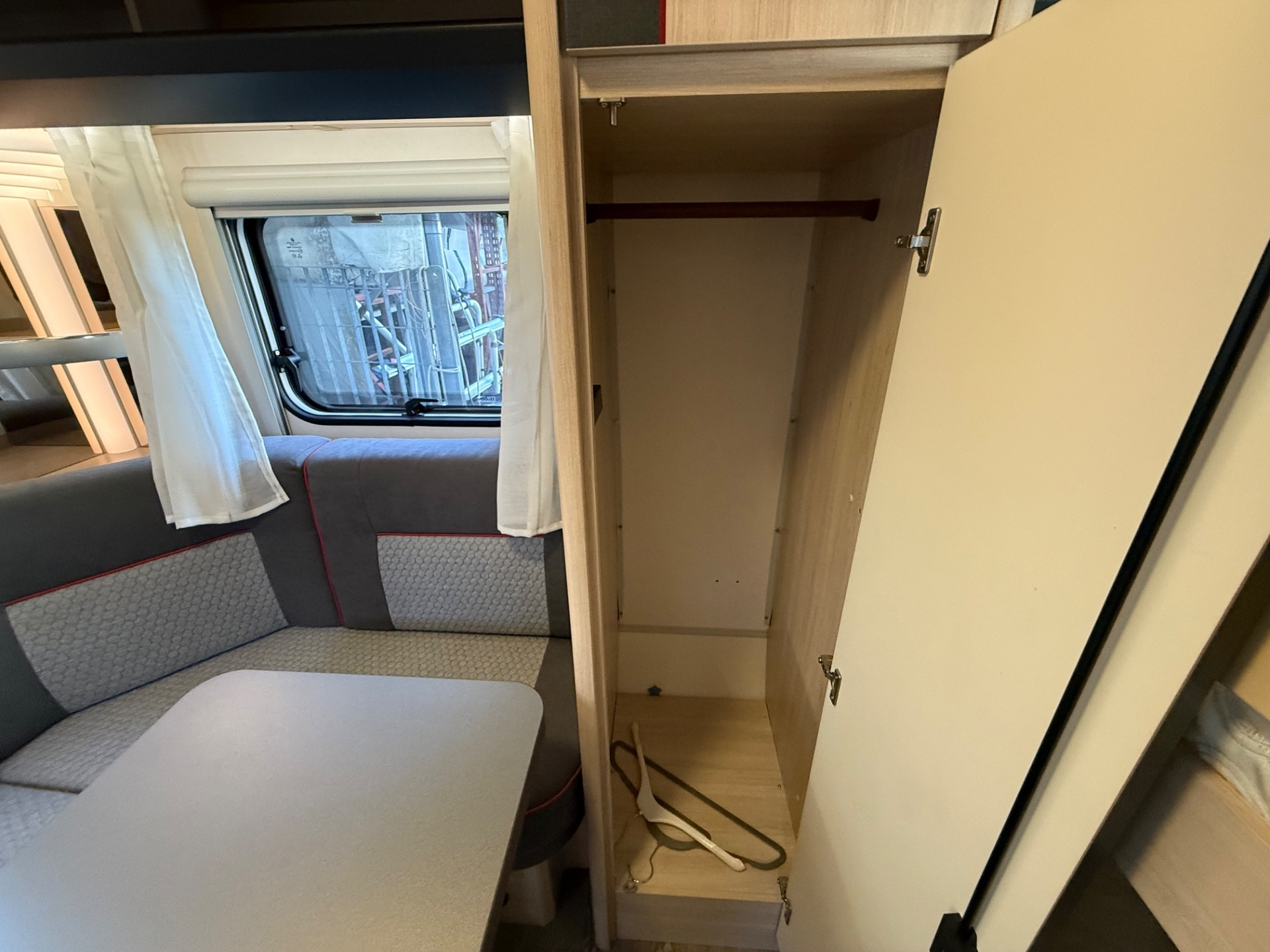 HOBBY DE LUX EDITION 8.3M DOPPIO ASSE