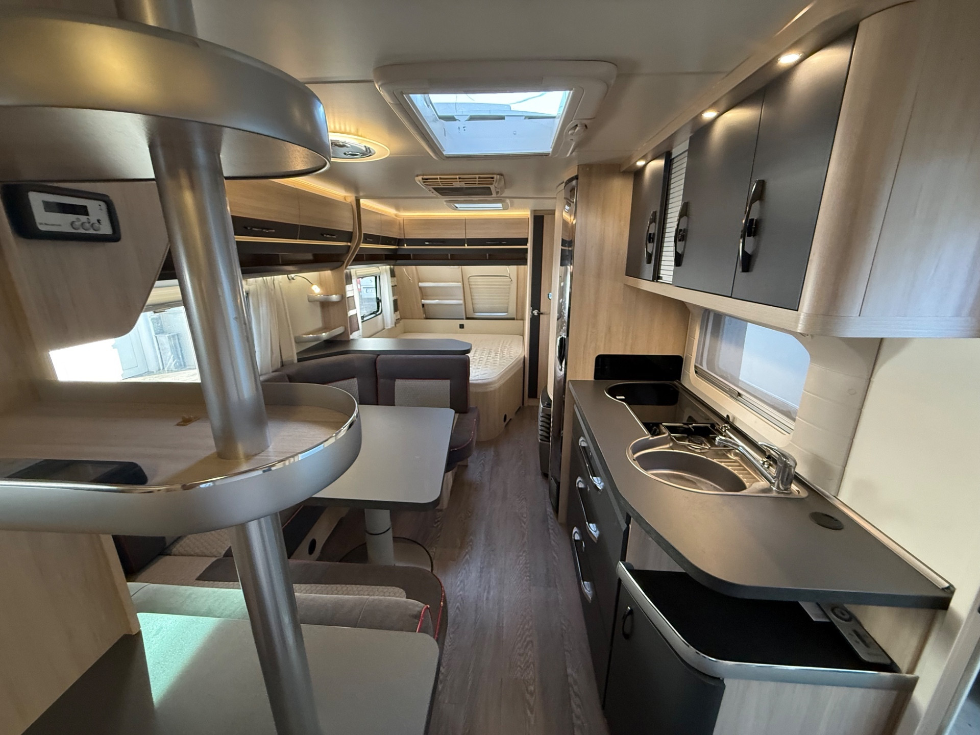 HOBBY DE LUX EDITION 8.3M DOPPIO ASSE