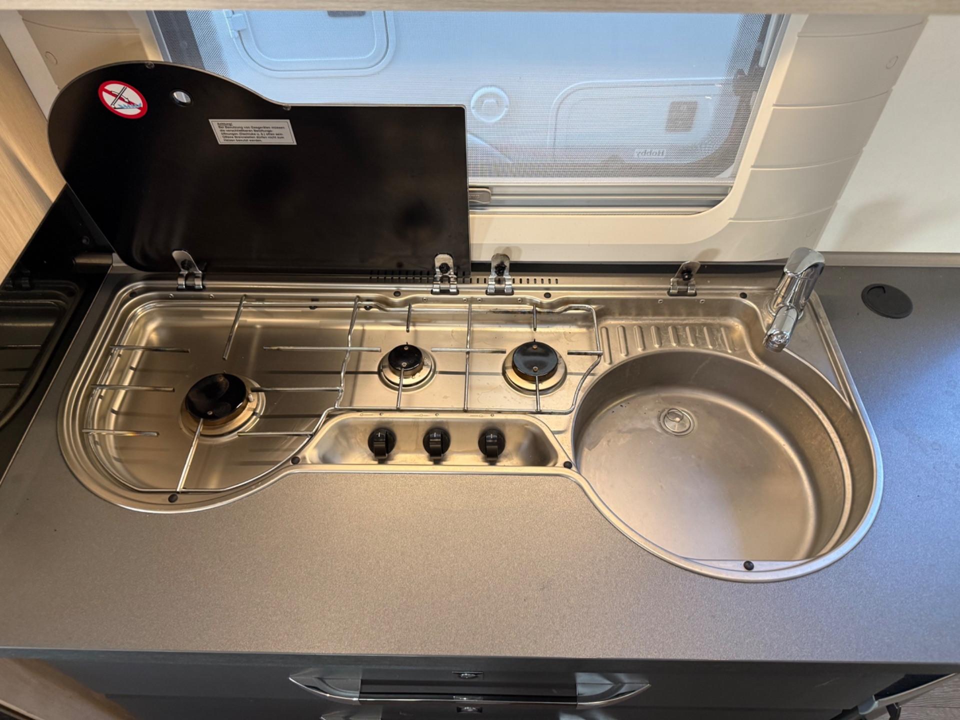 HOBBY DE LUX EDITION 8.3M DOPPIO ASSE