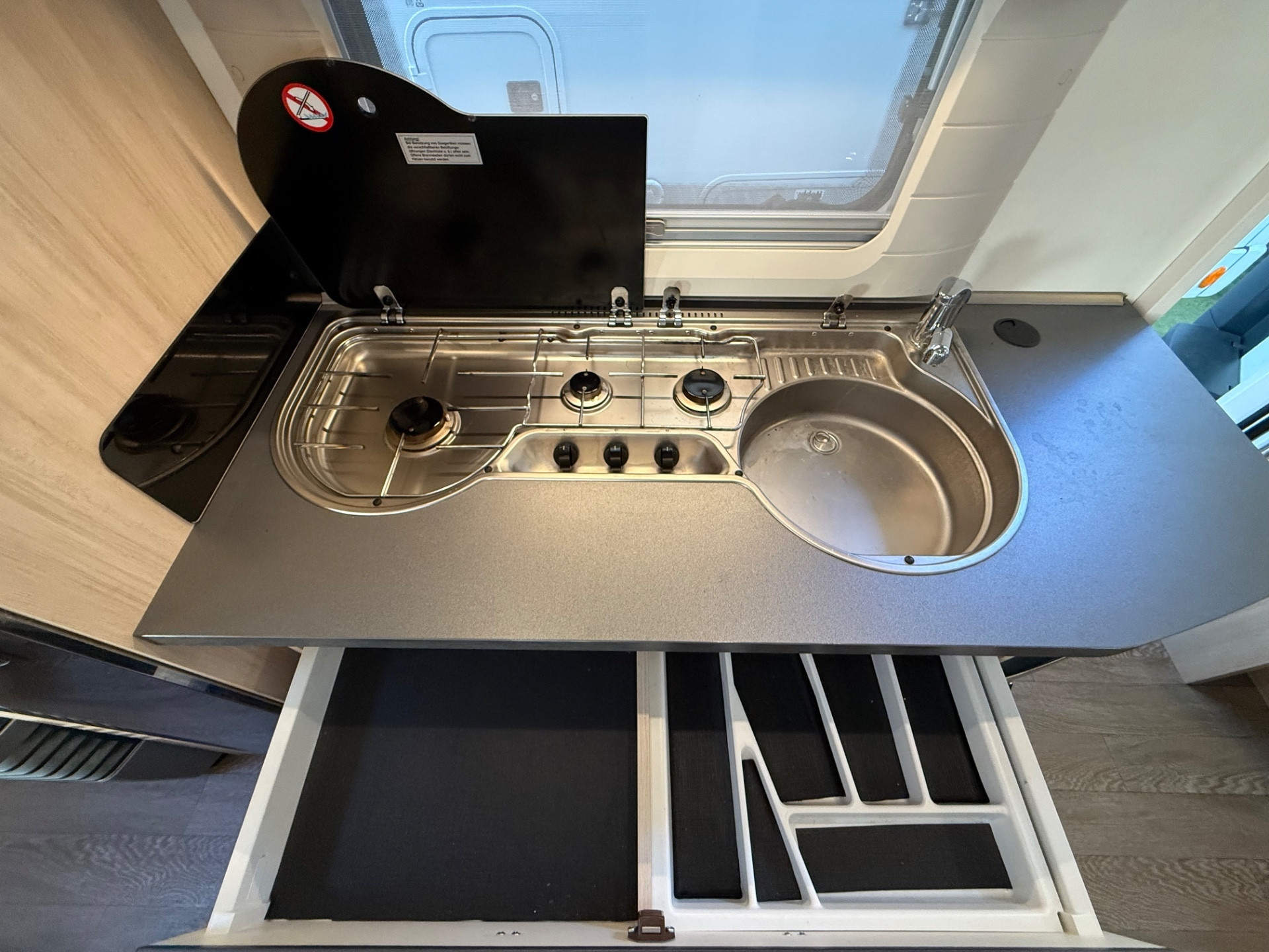 HOBBY DE LUX EDITION 8.3M DOPPIO ASSE