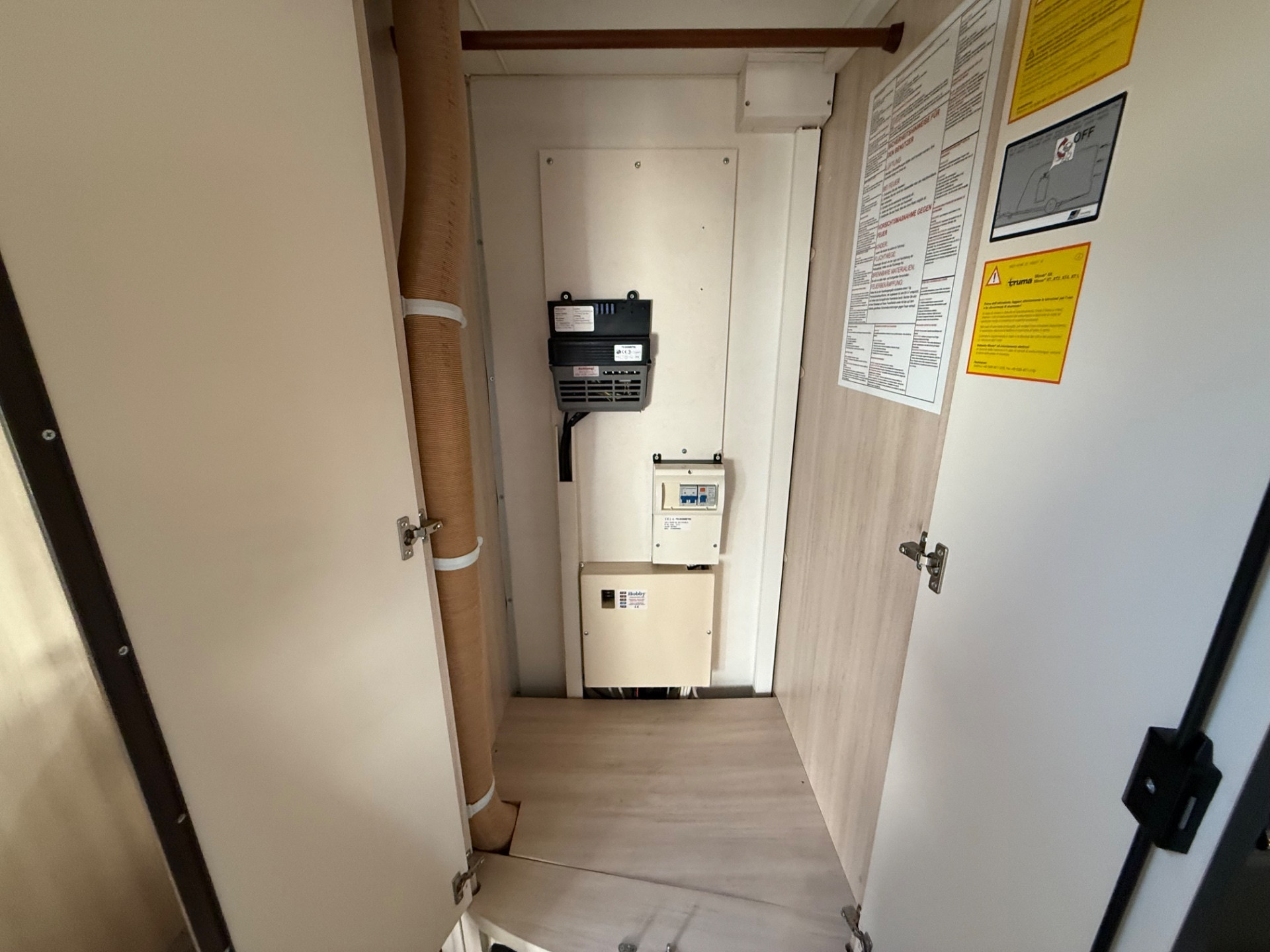 HOBBY DE LUX EDITION 8.3M DOPPIO ASSE
