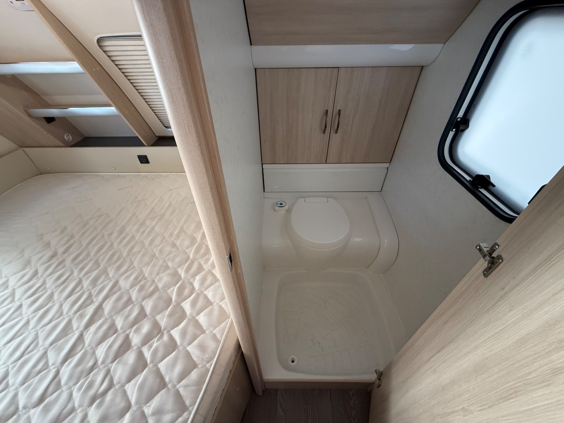 HOBBY DE LUX EDITION 8.3M DOPPIO ASSE