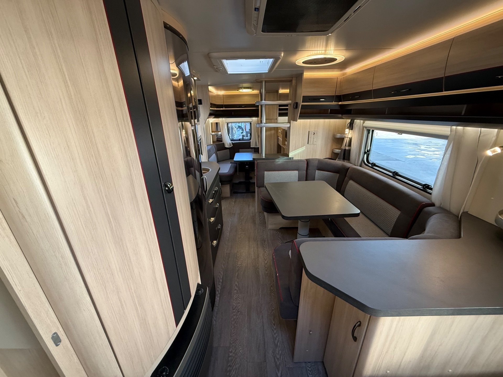 HOBBY DE LUX EDITION 8.3M DOPPIO ASSE