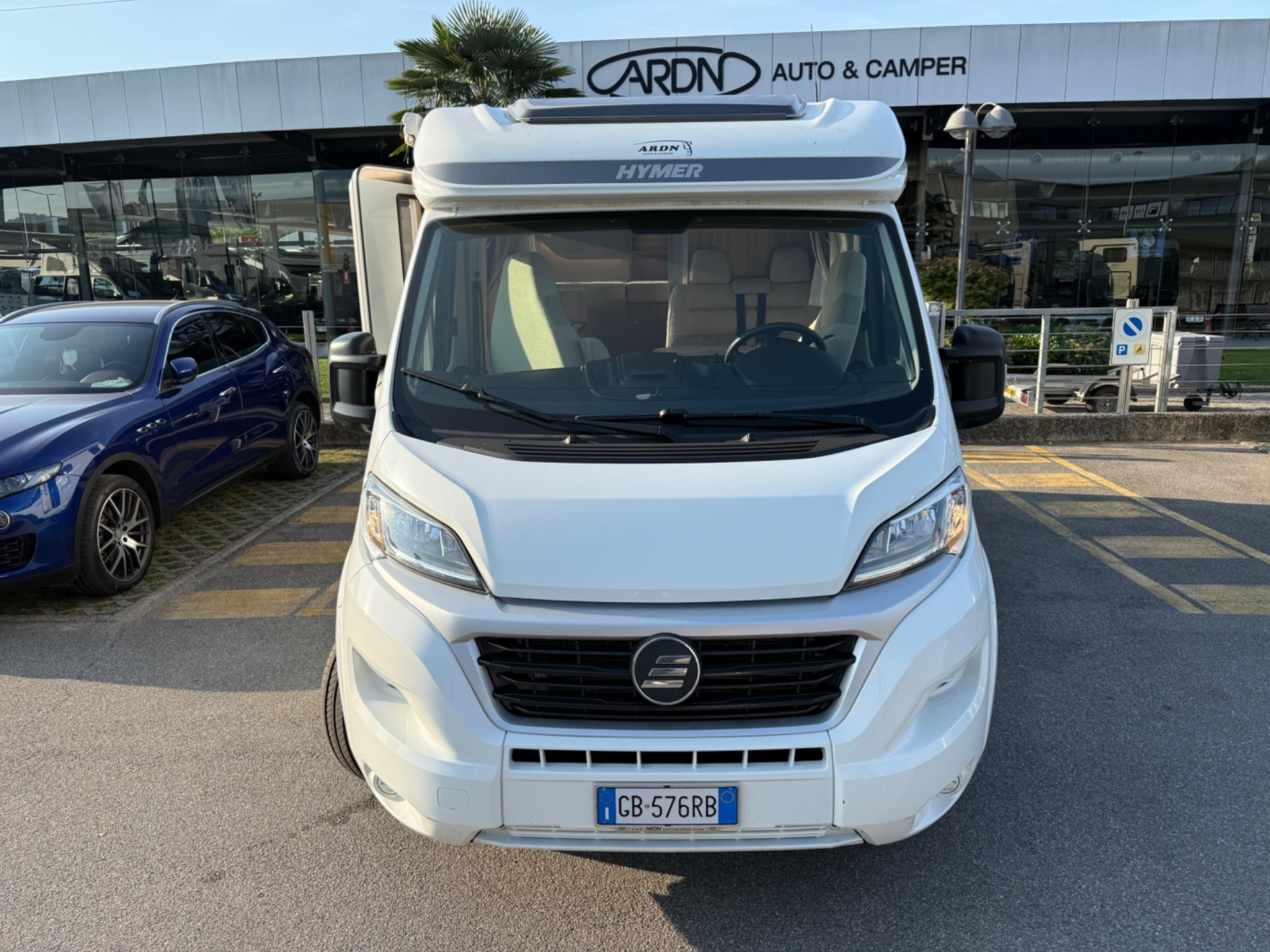 HYMER EXSIS-T 374 5.99 GARAGE