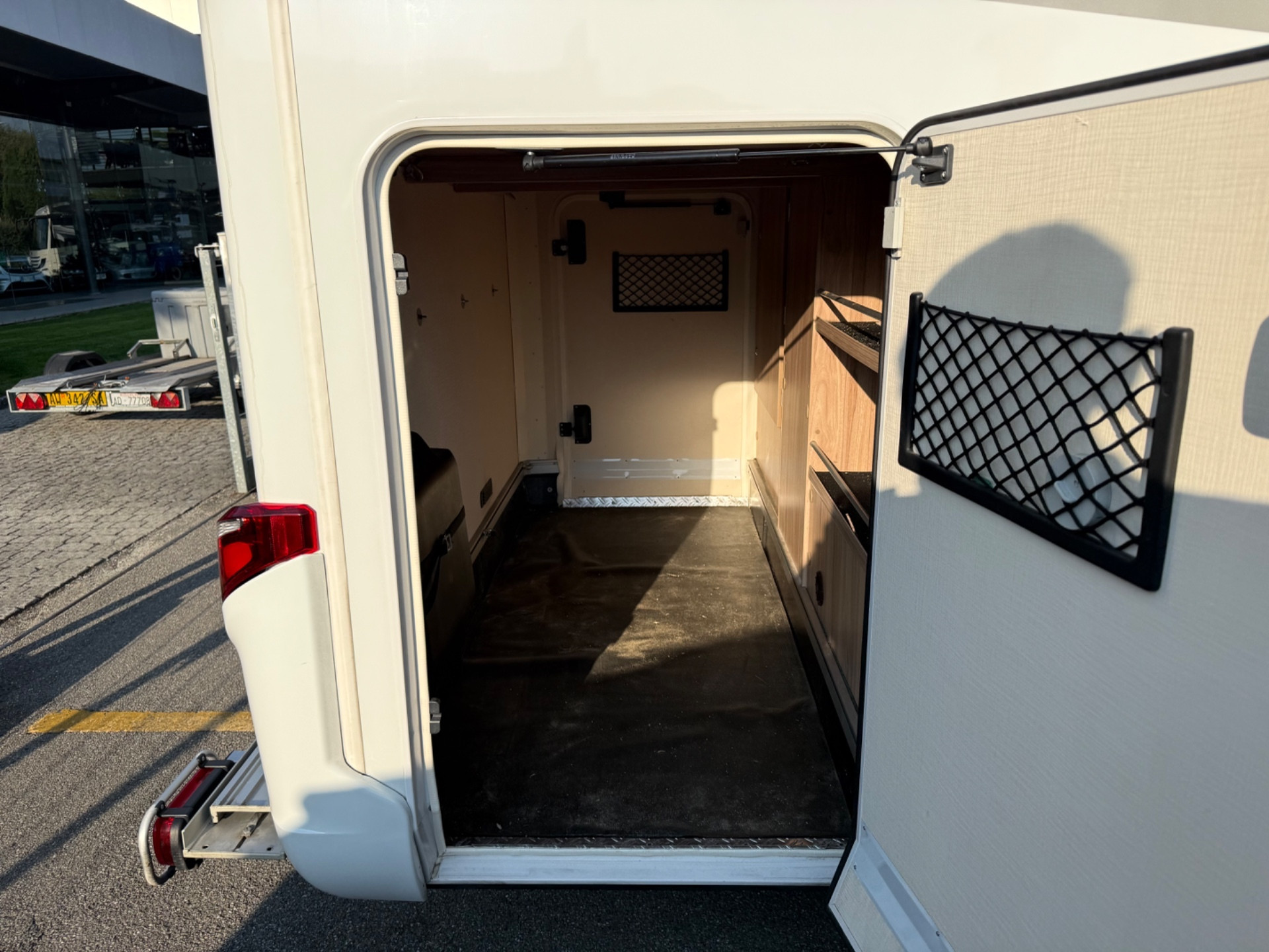 HYMER EXSIS-T 374 5.99 GARAGE