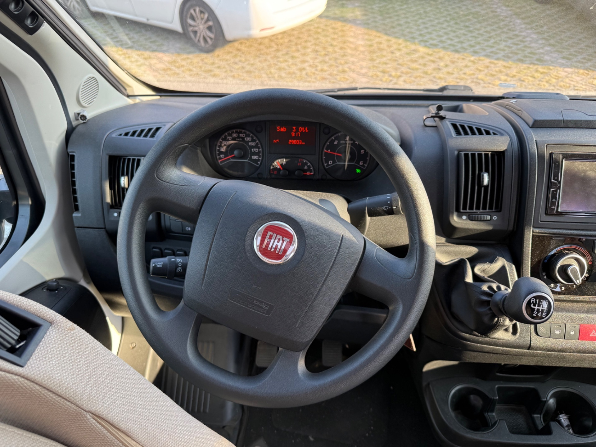 HYMER EXSIS-T 374 5.99 GARAGE