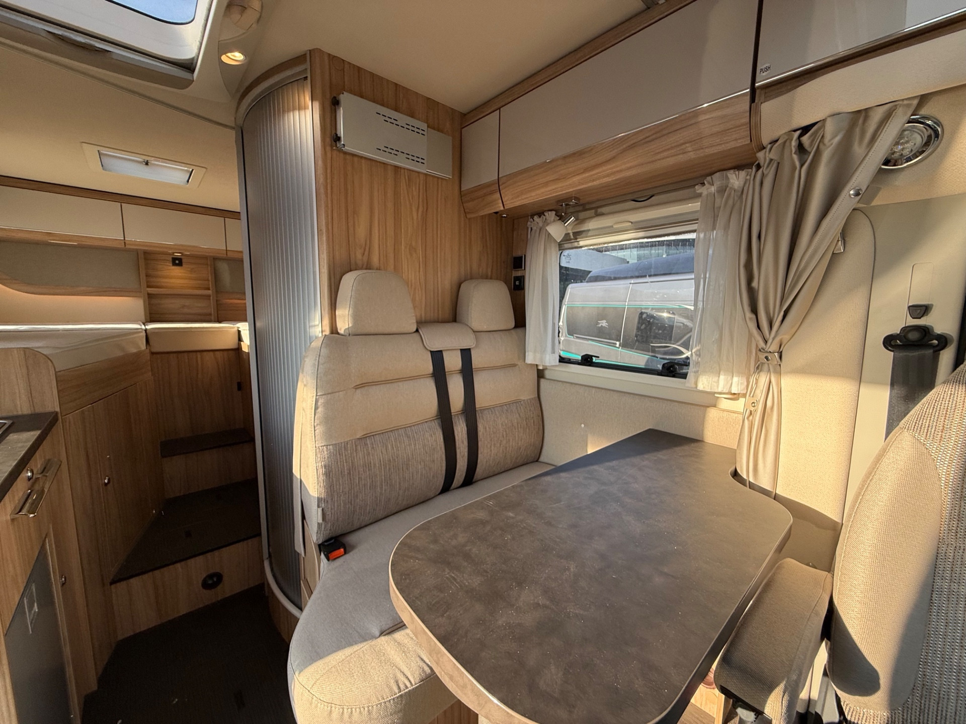 HYMER EXSIS-T 374 5.99 GARAGE