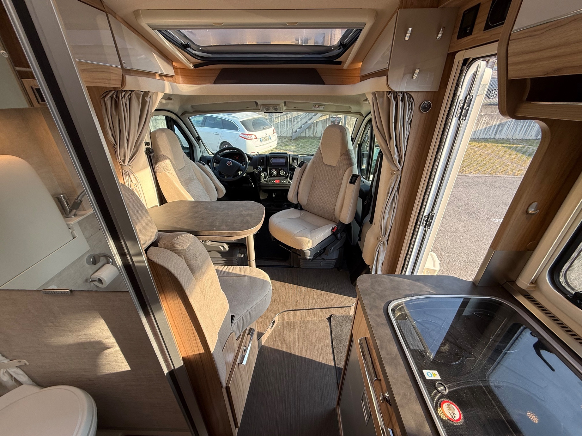 HYMER EXSIS-T 374 5.99 GARAGE
