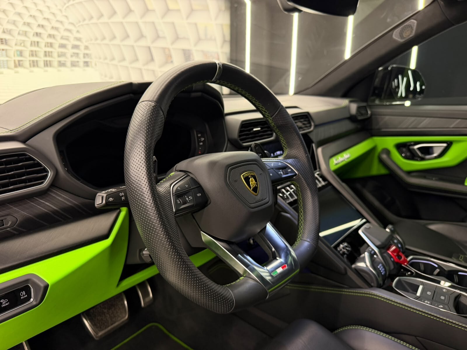 Lamborghini Urus 4.0 IPER FULL-POSSIBILE EFFETTUARE RENT TO BUY-KM CERTIFICATI-12 MESI GARANZIA-PERMUTE – foto 8