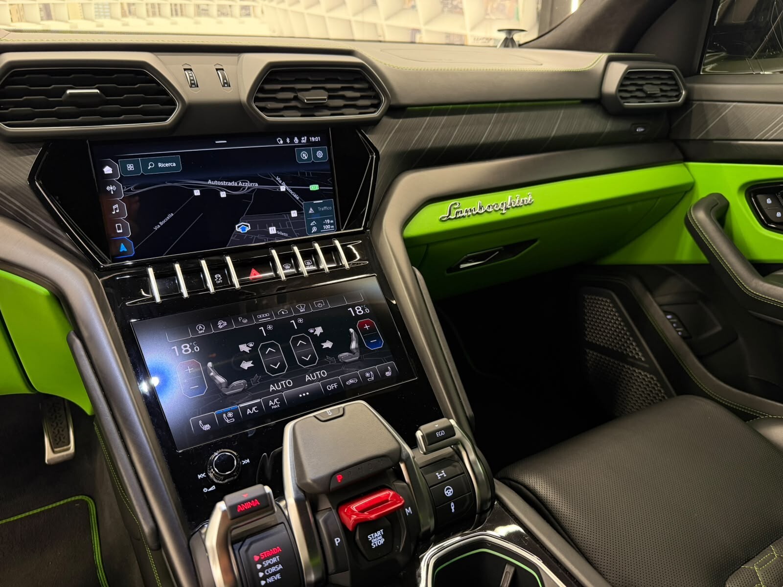 Lamborghini Urus 4.0 IPER FULL-POSSIBILE EFFETTUARE RENT TO BUY-KM CERTIFICATI-12 MESI GARANZIA-PERMUTE – foto 14