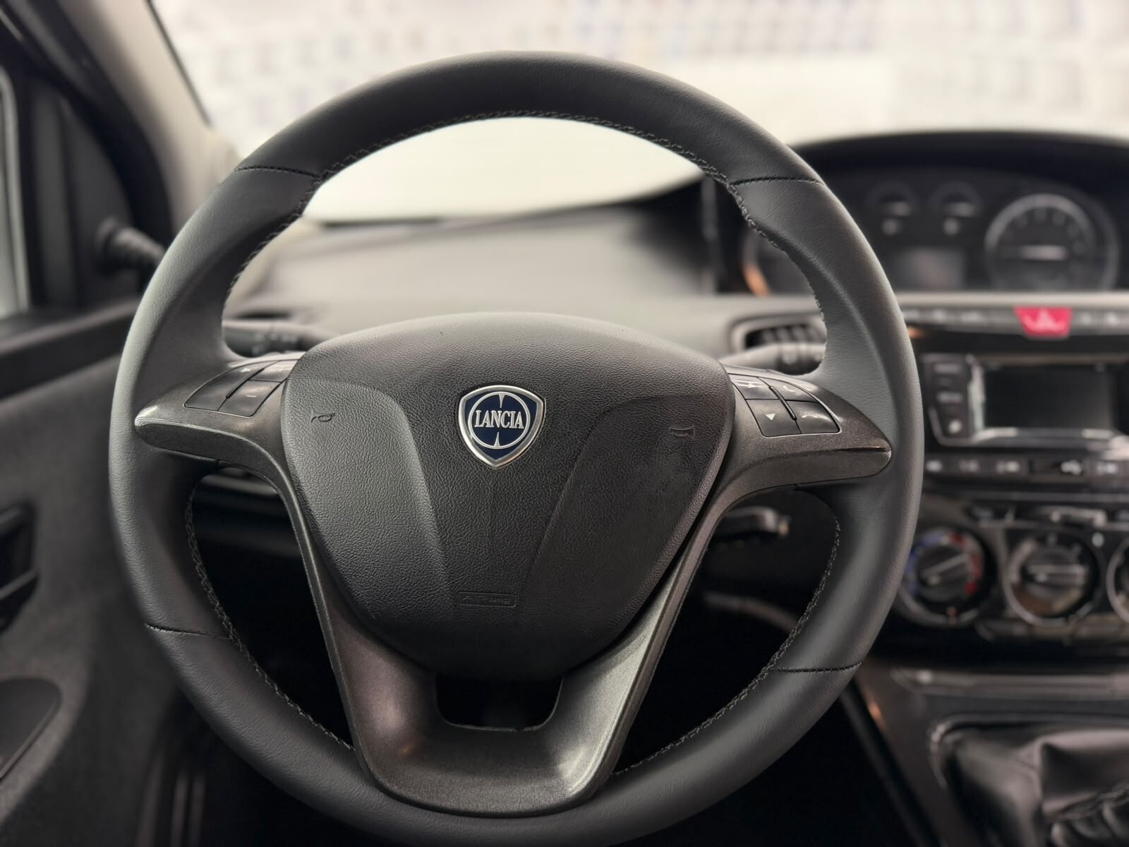 Lancia Ypsilon 1.0 HYBRID-LOUNGE-69CV-NEOPATENTATO-KM CERTIFICATI-12 MESI GARANZIA-PERMUTE – foto 7
