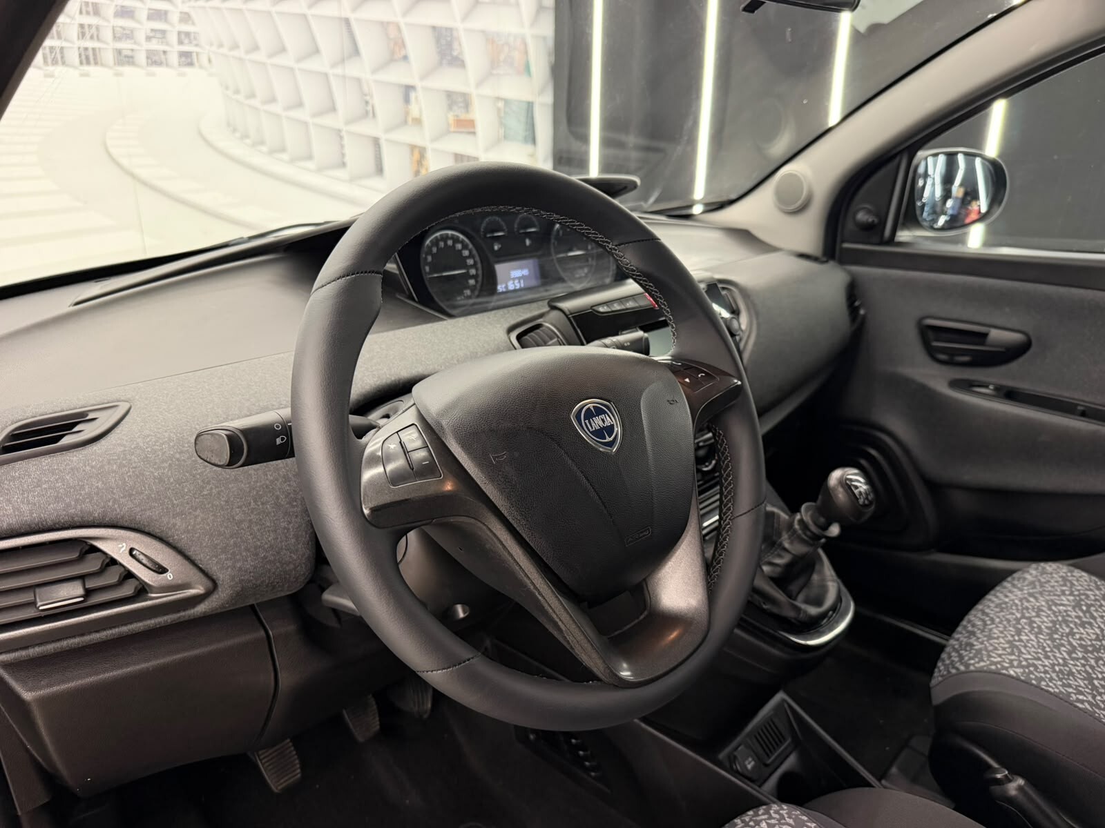 Lancia Ypsilon 1.0 HYBRID-LOUNGE-69CV-NEOPATENTATO-KM CERTIFICATI-12 MESI GARANZIA-PERMUTE – foto 8