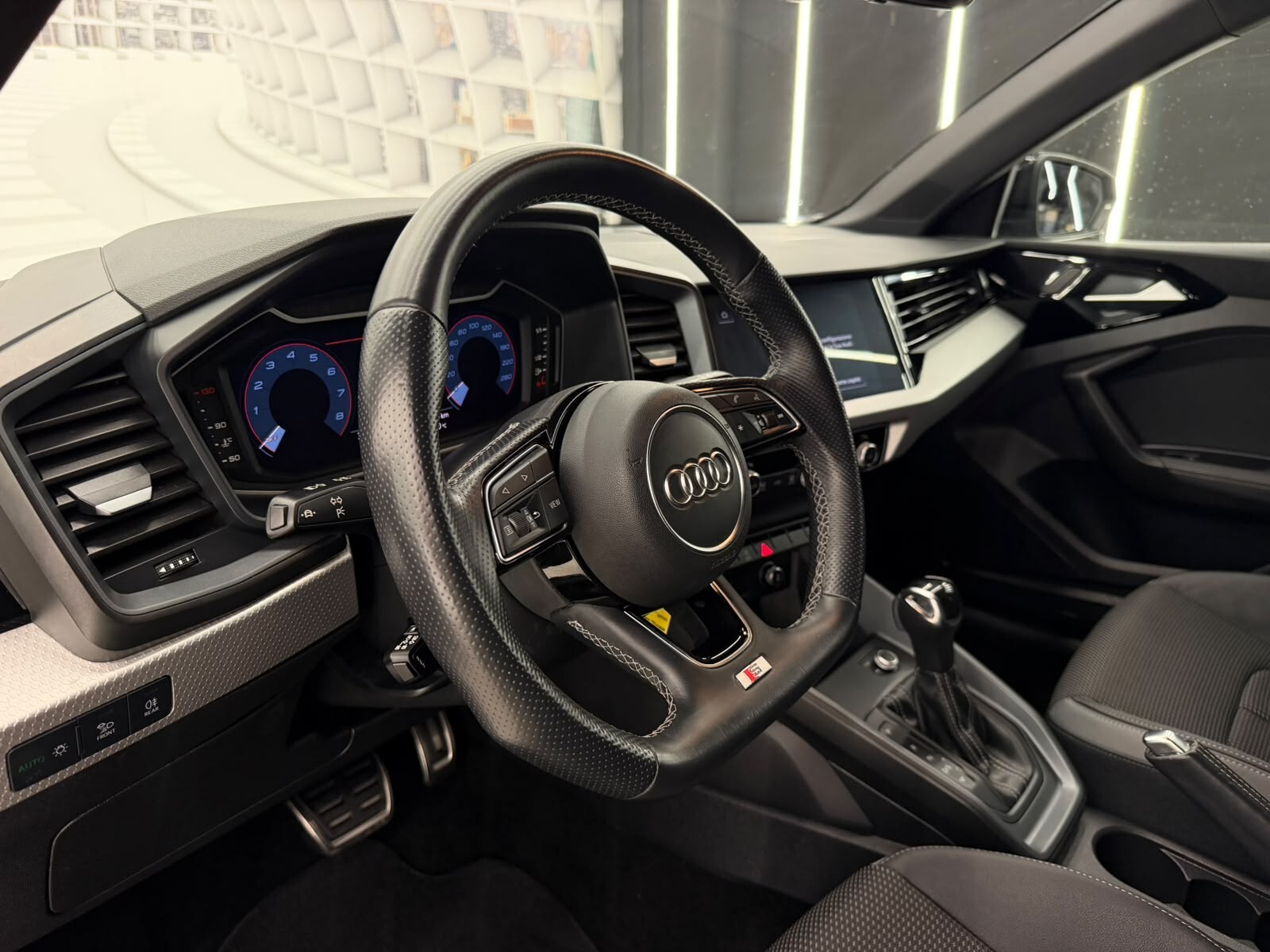 Audi A1 3XS LINE-S TRONIC-110CV-NEOPATENTATI-AUTOMATICA-KM CERTIFICATI-12MESI GARANZIA-PERMUTE – foto 9