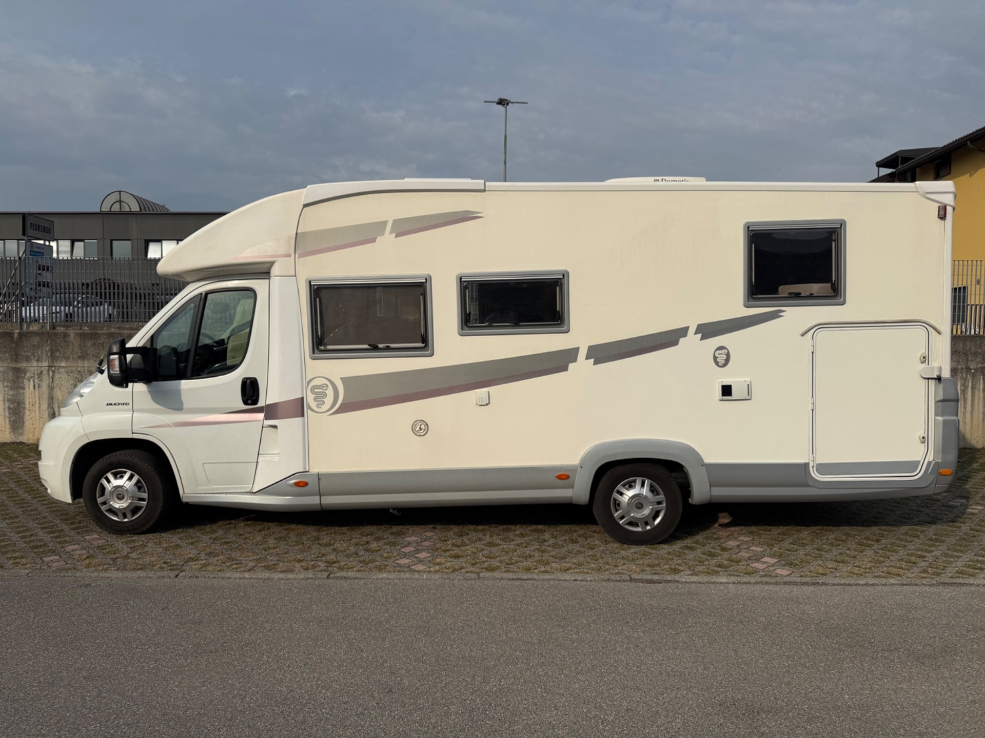 ELNAGH T-LOFT 530 7.38 BASCULANTE