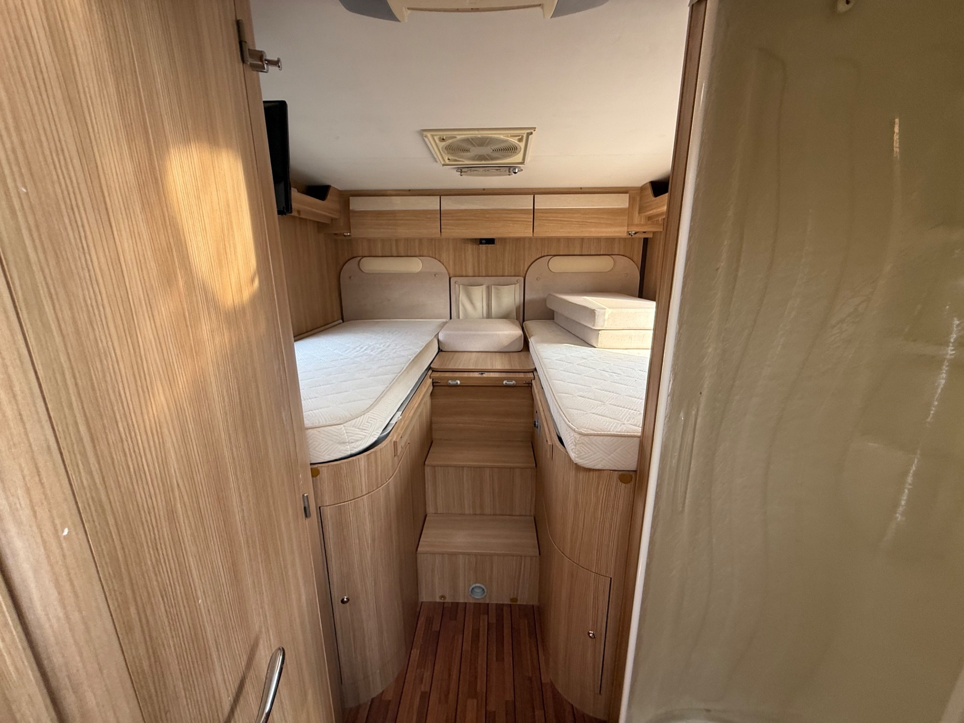ELNAGH T-LOFT 530 7.38 BASCULANTE