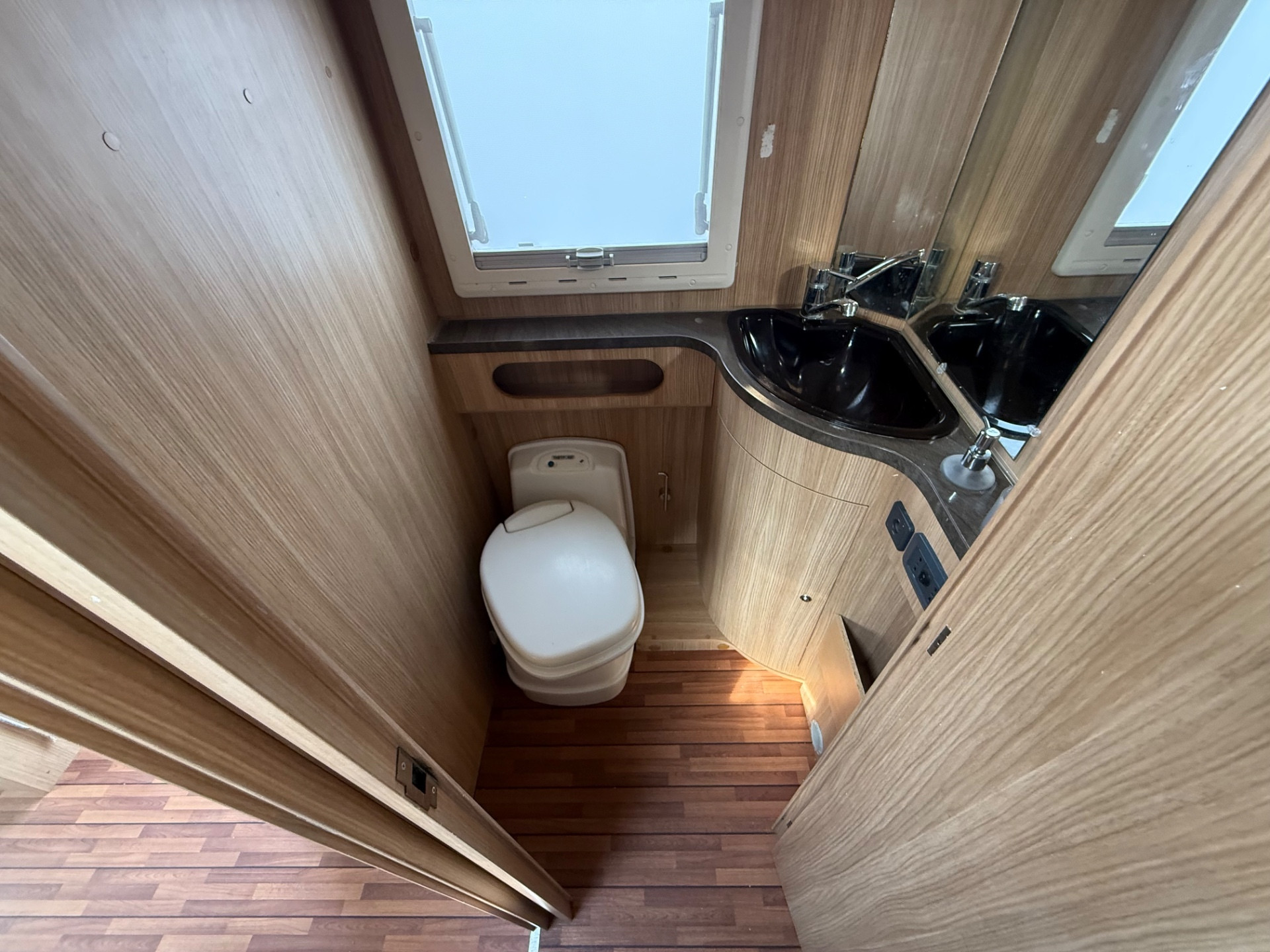 ELNAGH T-LOFT 530 7.38 BASCULANTE