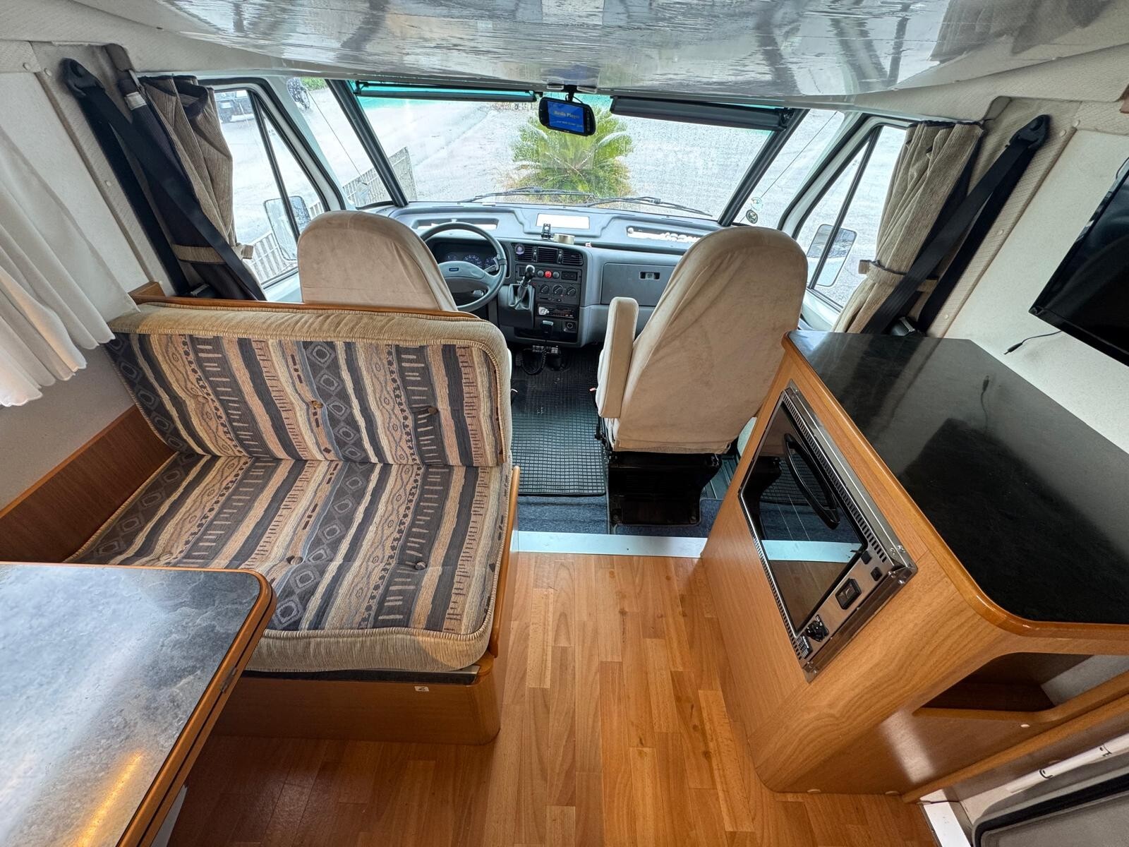 MOBILVETTA DESIGN EUROYACHT 100