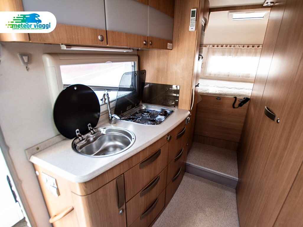 Motorhome 4 posti Adria Vision i707 sg