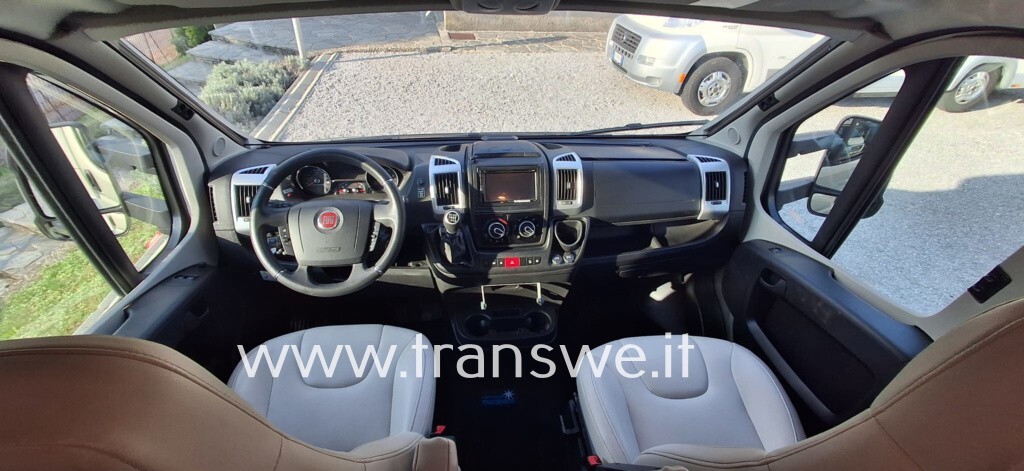 Bürstner Lyseo TD 684G Letto basculante anteriore