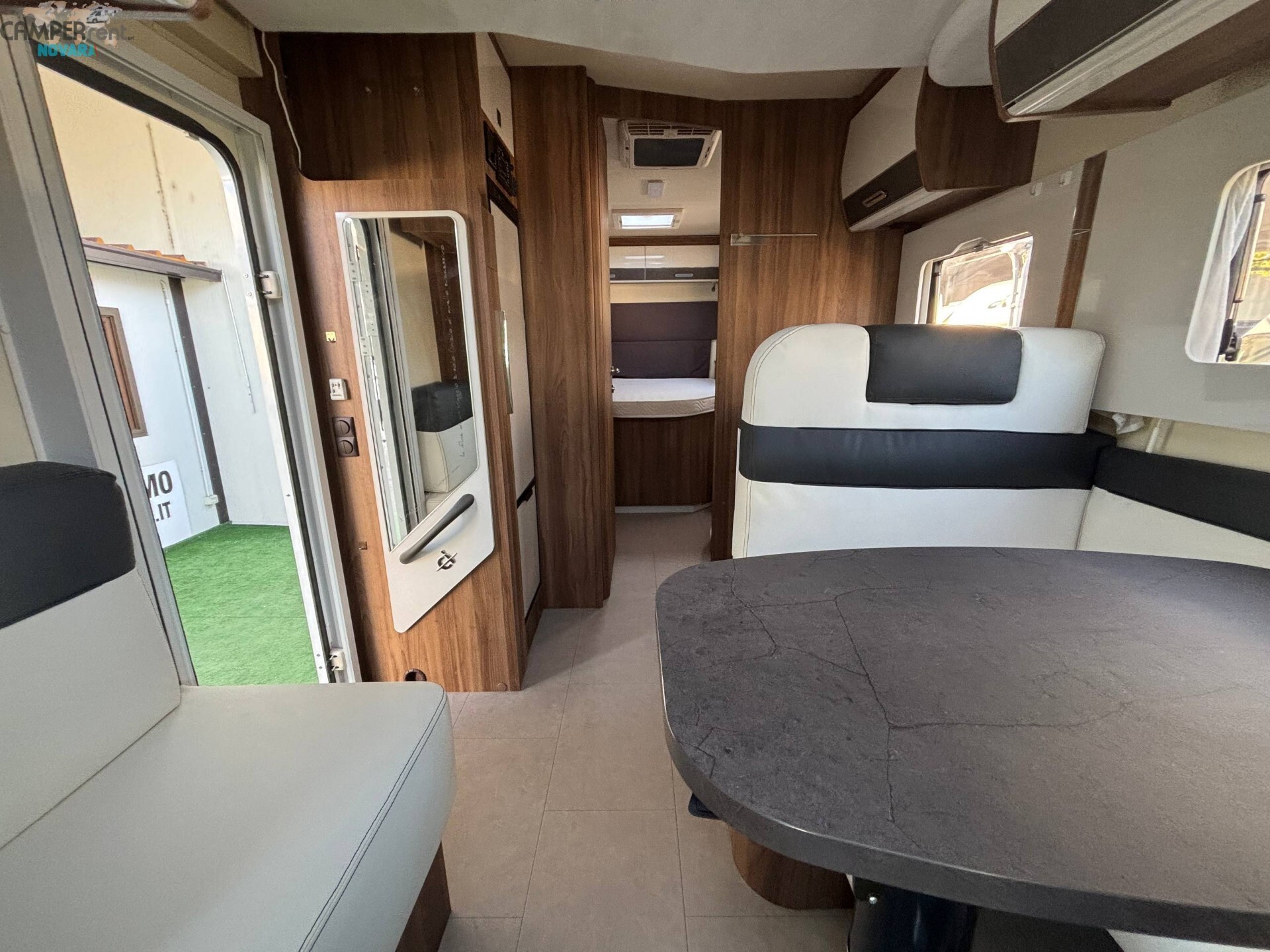 CI MAGIS 65 XT - Semintegrale con letto nautico ad