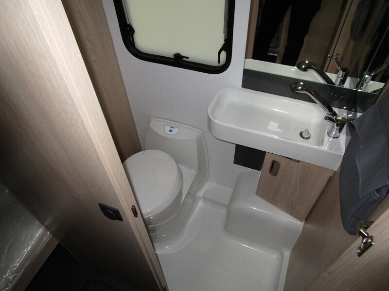 Adria Aviva 360DK 4 posti compatta, 900kg - 2025